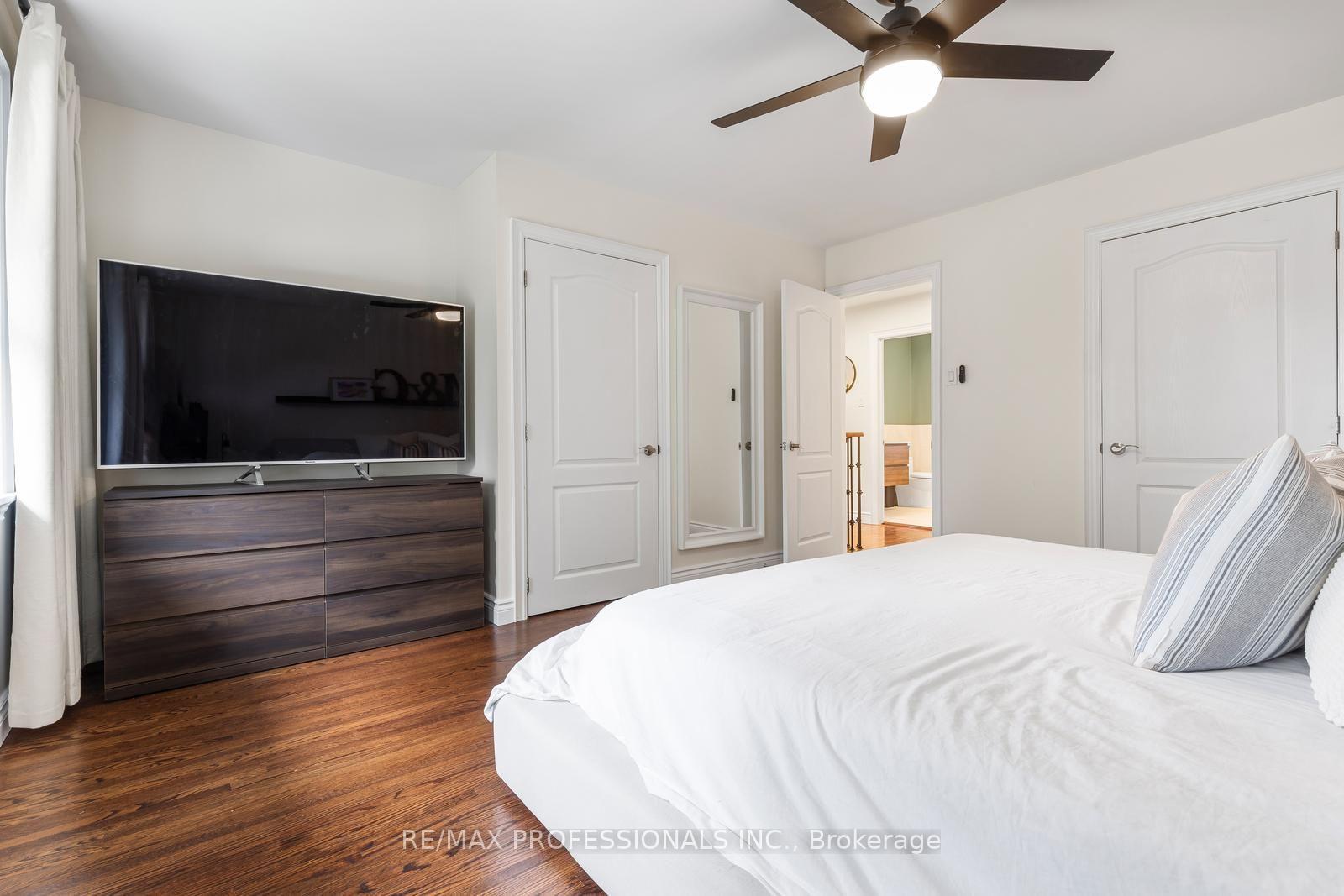 Photo 21 of 37 Birchleaf Crescent, Etobicoke, Willowridge-Martingrove-Richview — HOMEH