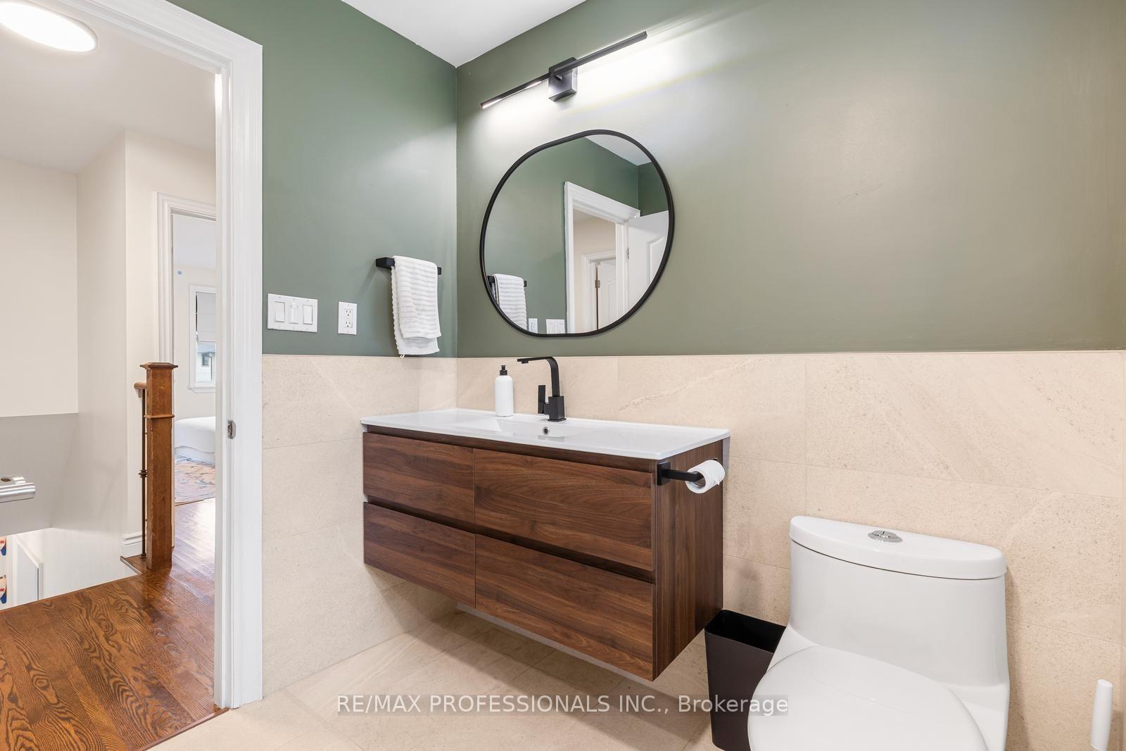 Photo 22 of 37 Birchleaf Crescent, Etobicoke, Willowridge-Martingrove-Richview — HOMEH