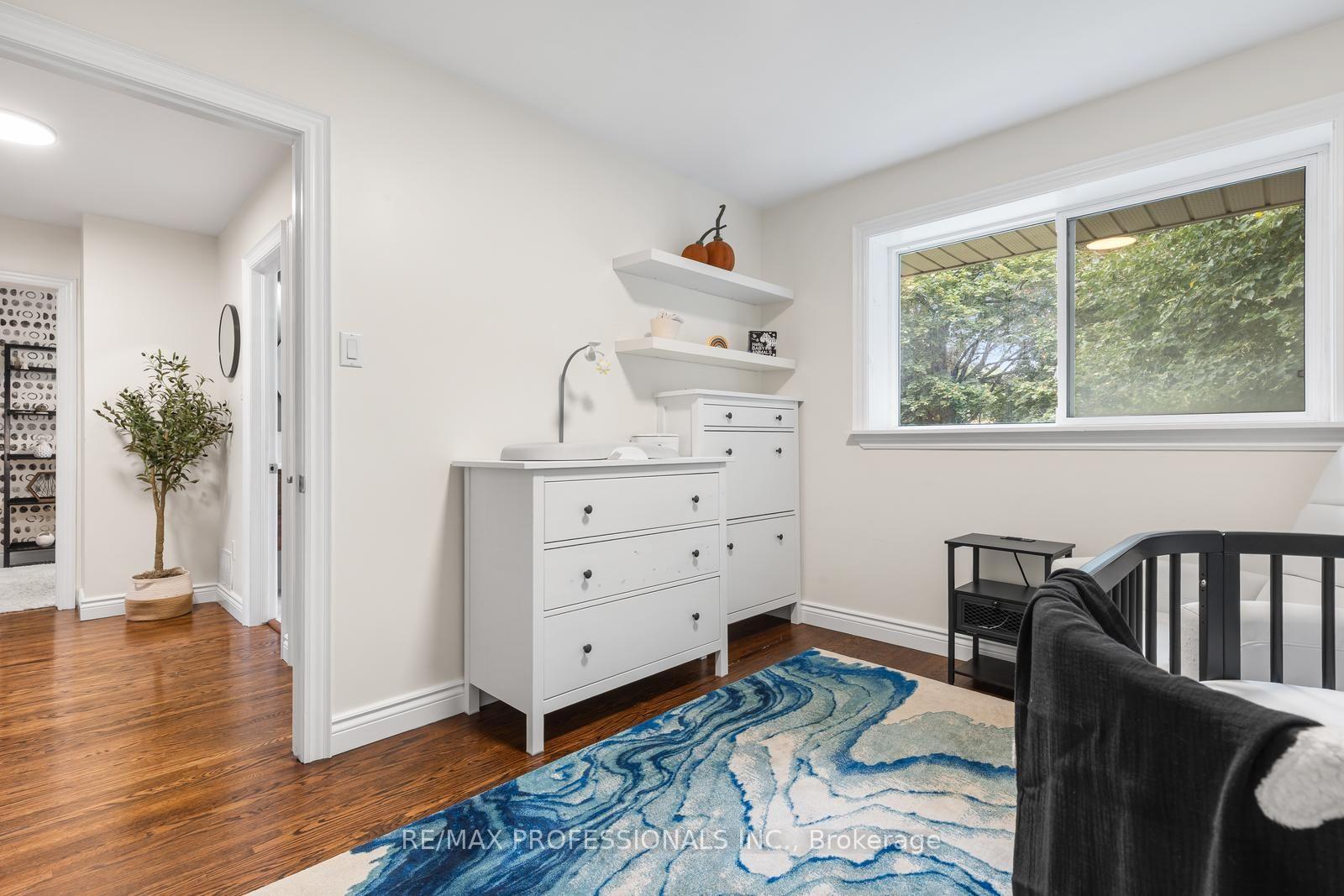 Photo 28 of 37 Birchleaf Crescent, Etobicoke, Willowridge-Martingrove-Richview — HOMEH