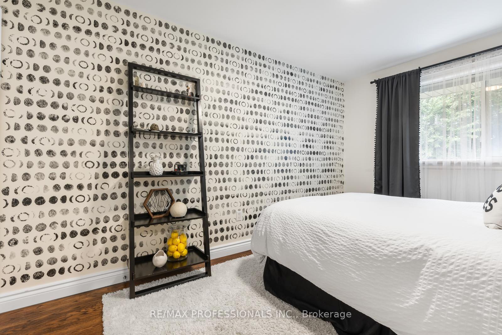 Photo 30 of 37 Birchleaf Crescent, Etobicoke, Willowridge-Martingrove-Richview — HOMEH
