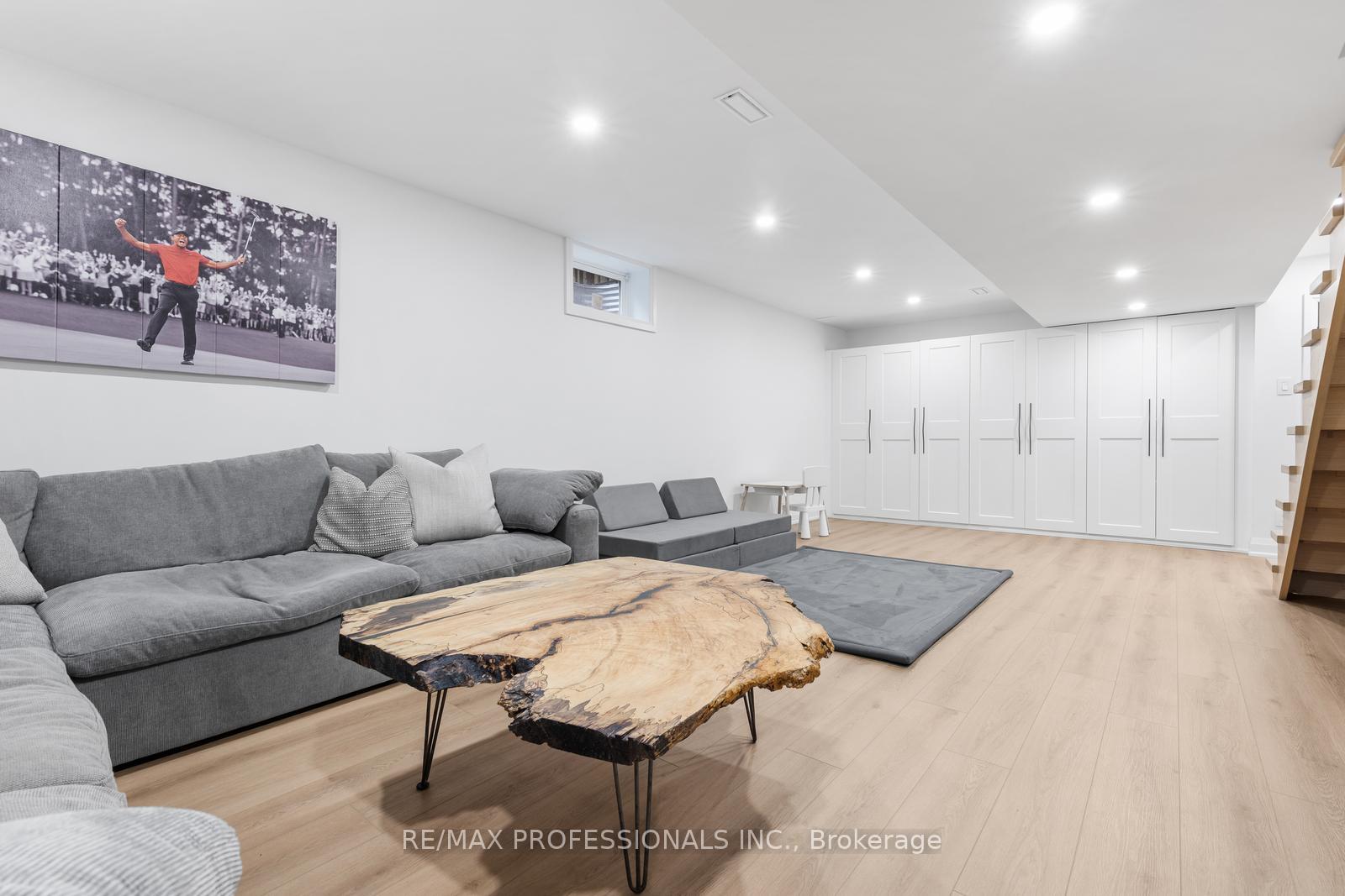 Photo 34 of 37 Birchleaf Crescent, Etobicoke, Willowridge-Martingrove-Richview — HOMEH