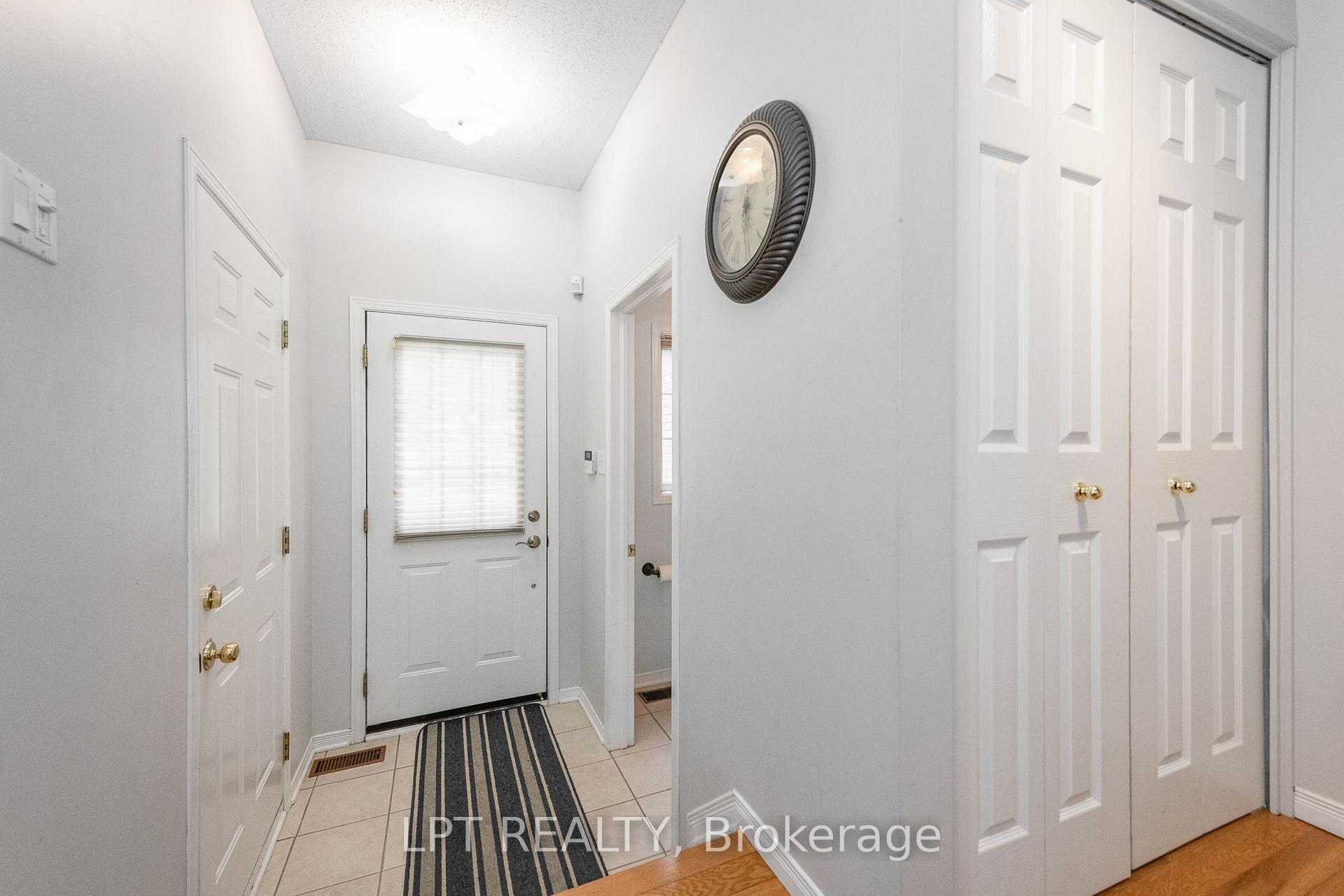 Photo 4 of 61 Tobermory Crescent, Ottawa, Kanata - Morgan's Grant/South March — HOMEH