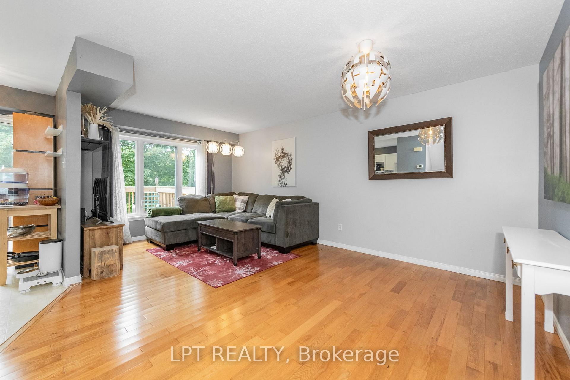 Photo 7 of 61 Tobermory Crescent, Ottawa, Kanata - Morgan's Grant/South March — HOMEH