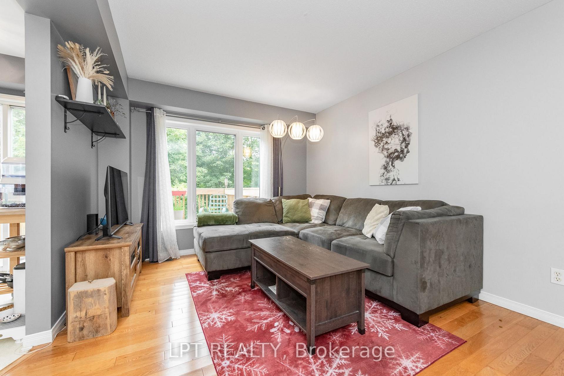 Photo 10 of 61 Tobermory Crescent, Ottawa, Kanata - Morgan's Grant/South March — HOMEH