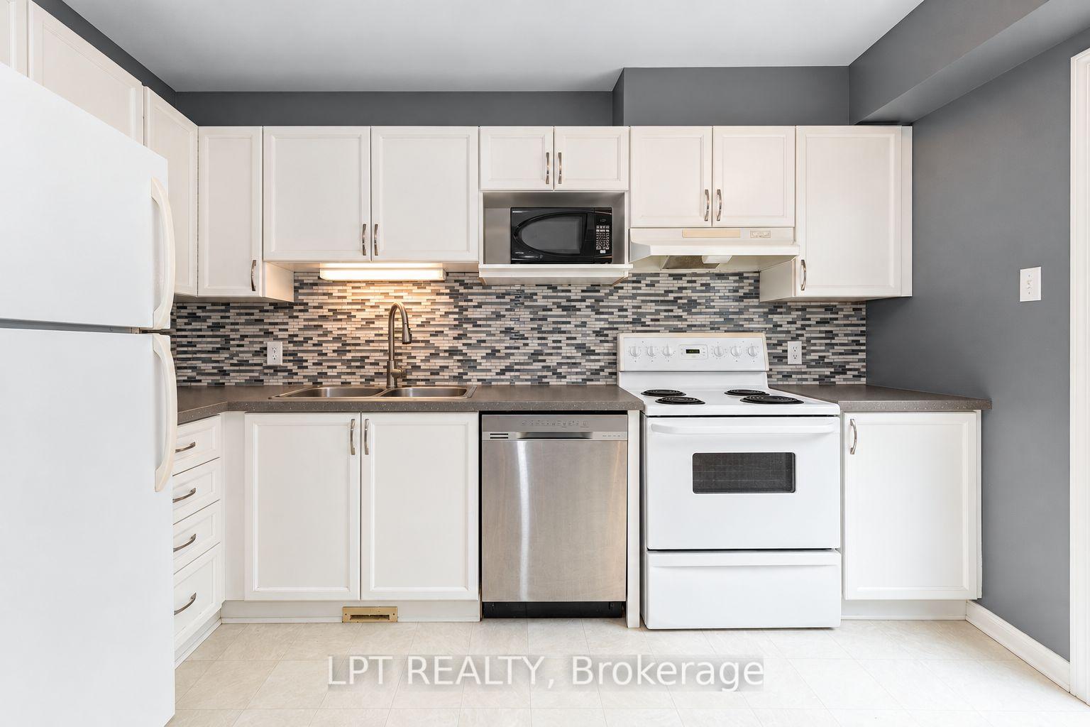 Photo 14 of 61 Tobermory Crescent, Ottawa, Kanata - Morgan's Grant/South March — HOMEH