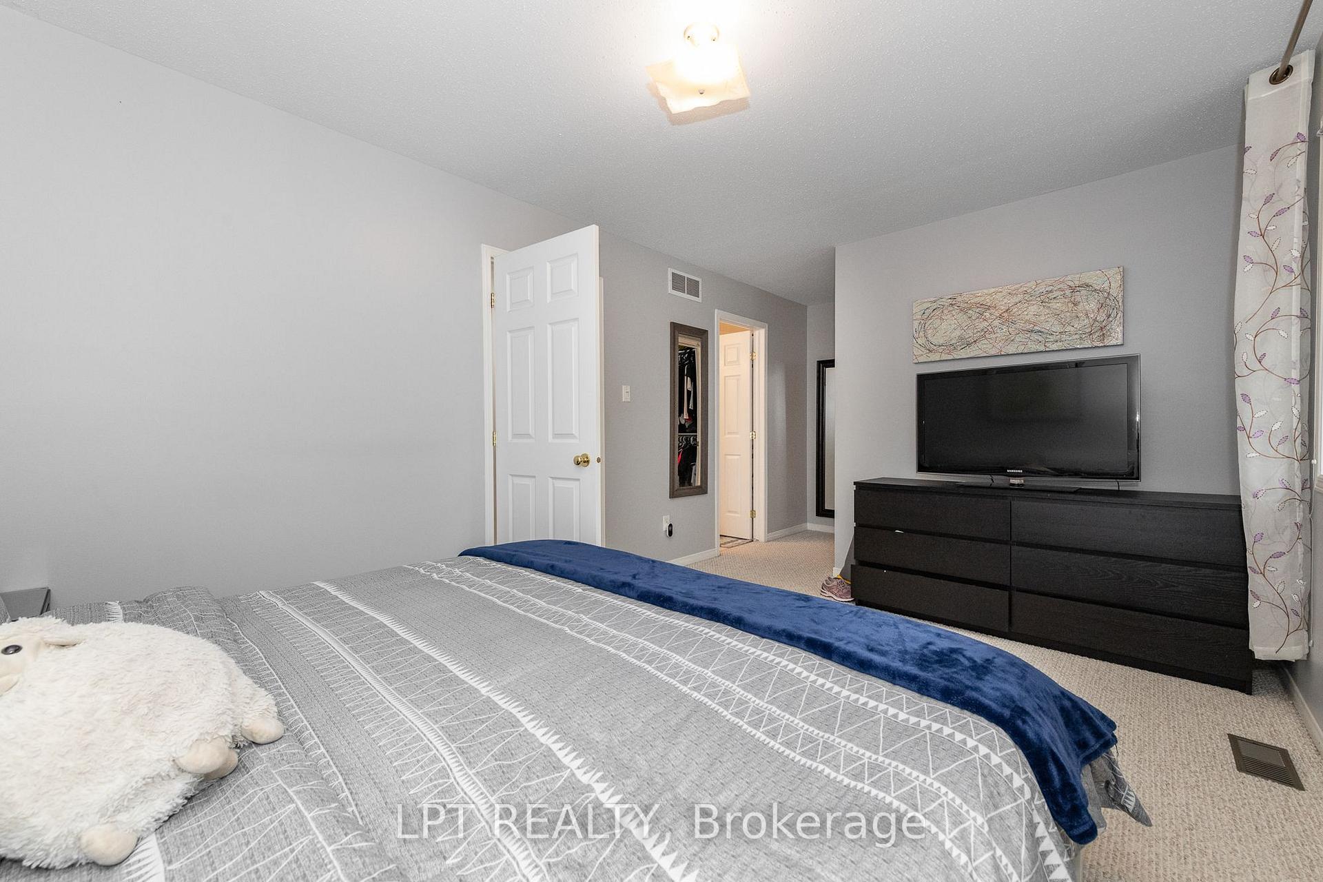 Photo 20 of 61 Tobermory Crescent, Ottawa, Kanata - Morgan's Grant/South March — HOMEH