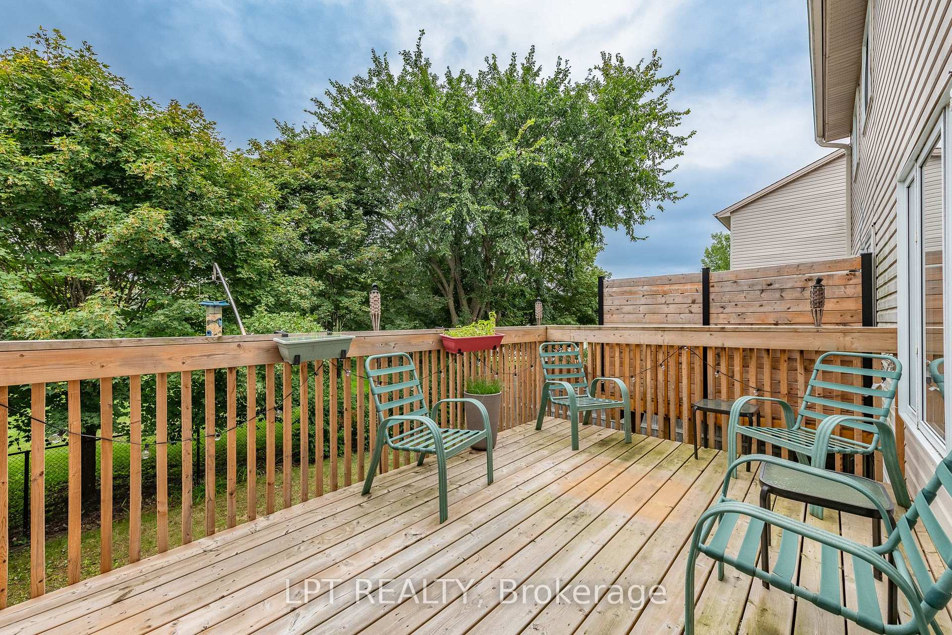 Photo 28 of 61 Tobermory Crescent, Ottawa, Kanata - Morgan's Grant/South March — HOMEH