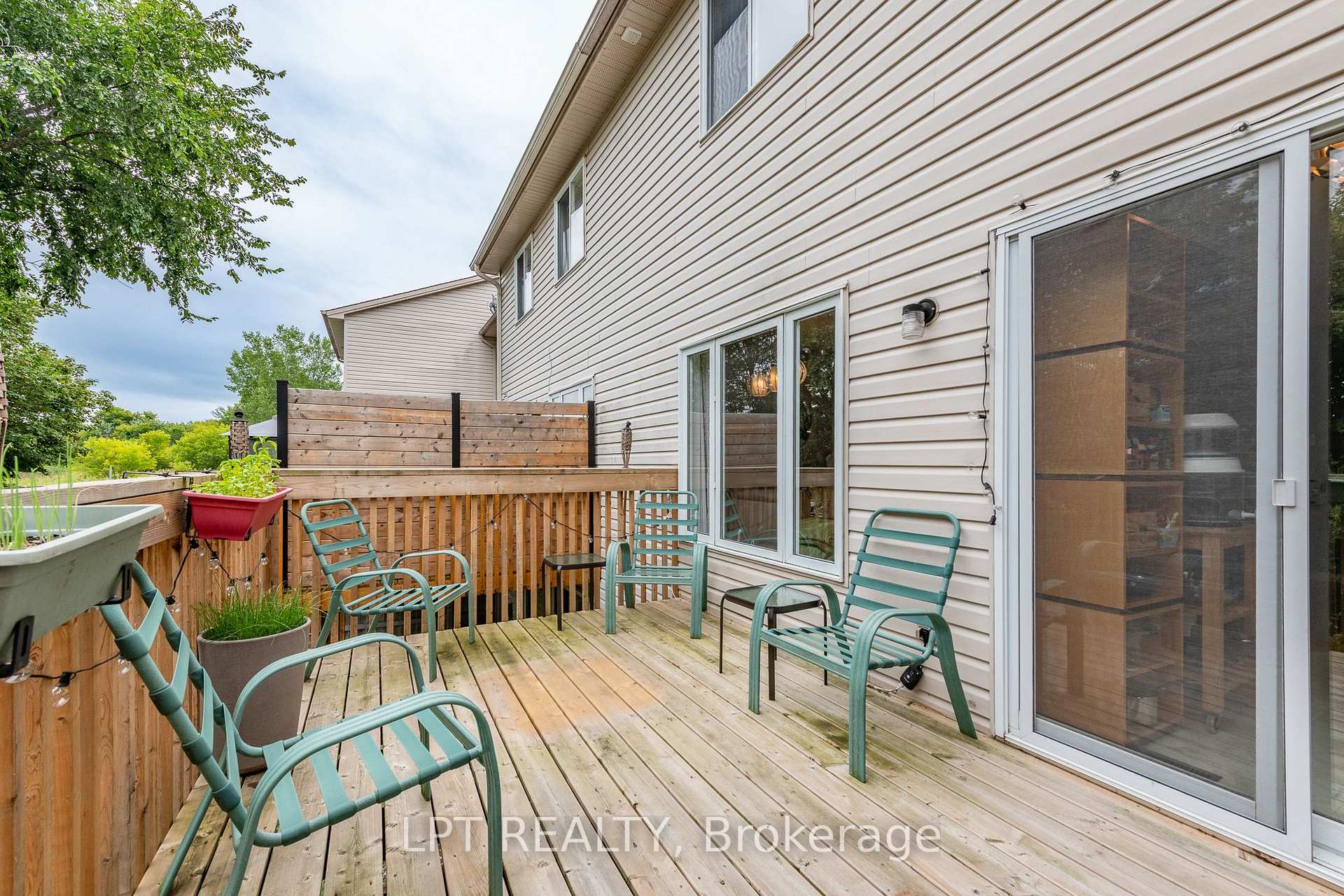 Photo 29 of 61 Tobermory Crescent, Ottawa, Kanata - Morgan's Grant/South March — HOMEH