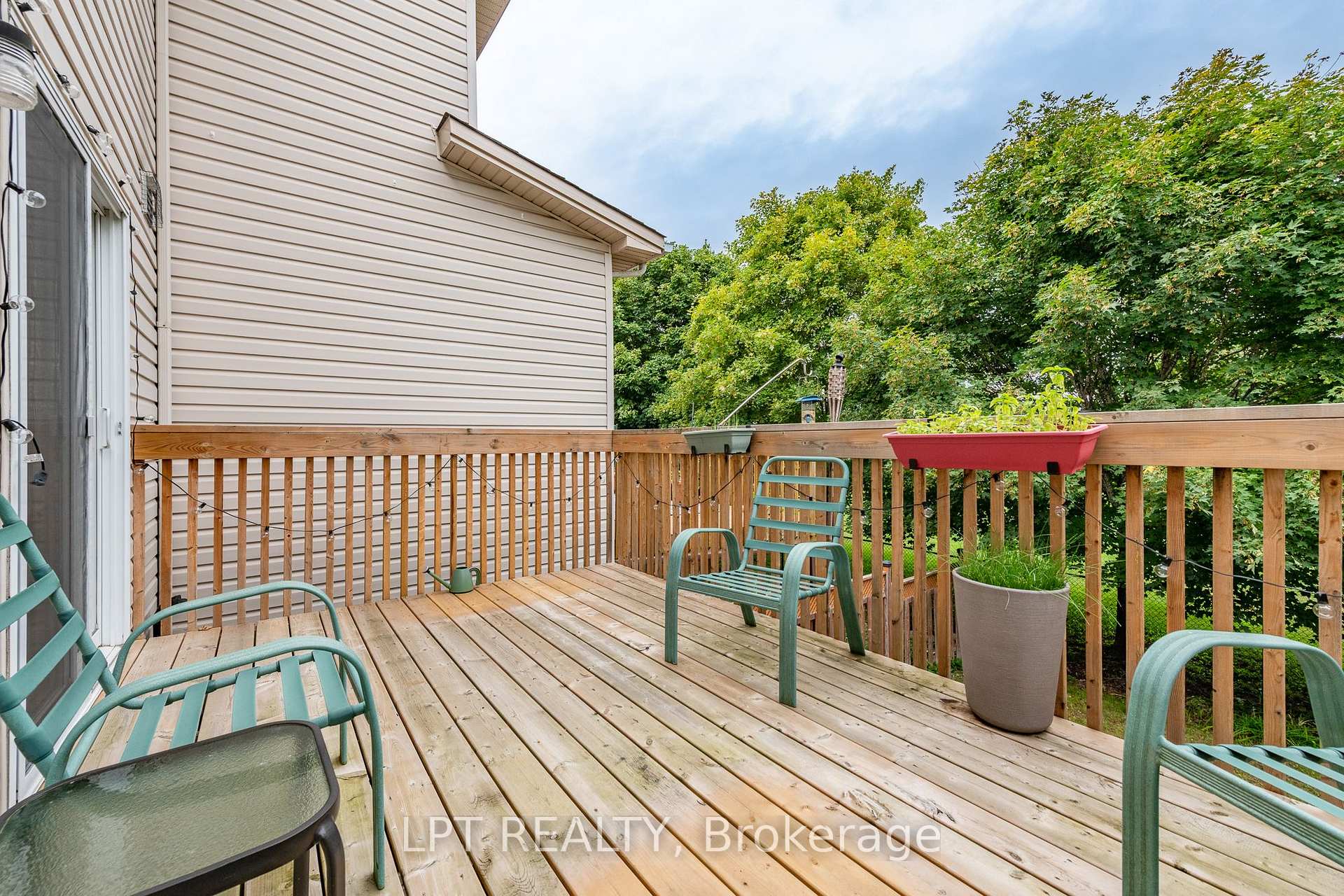 Photo 30 of 61 Tobermory Crescent, Ottawa, Kanata - Morgan's Grant/South March — HOMEH