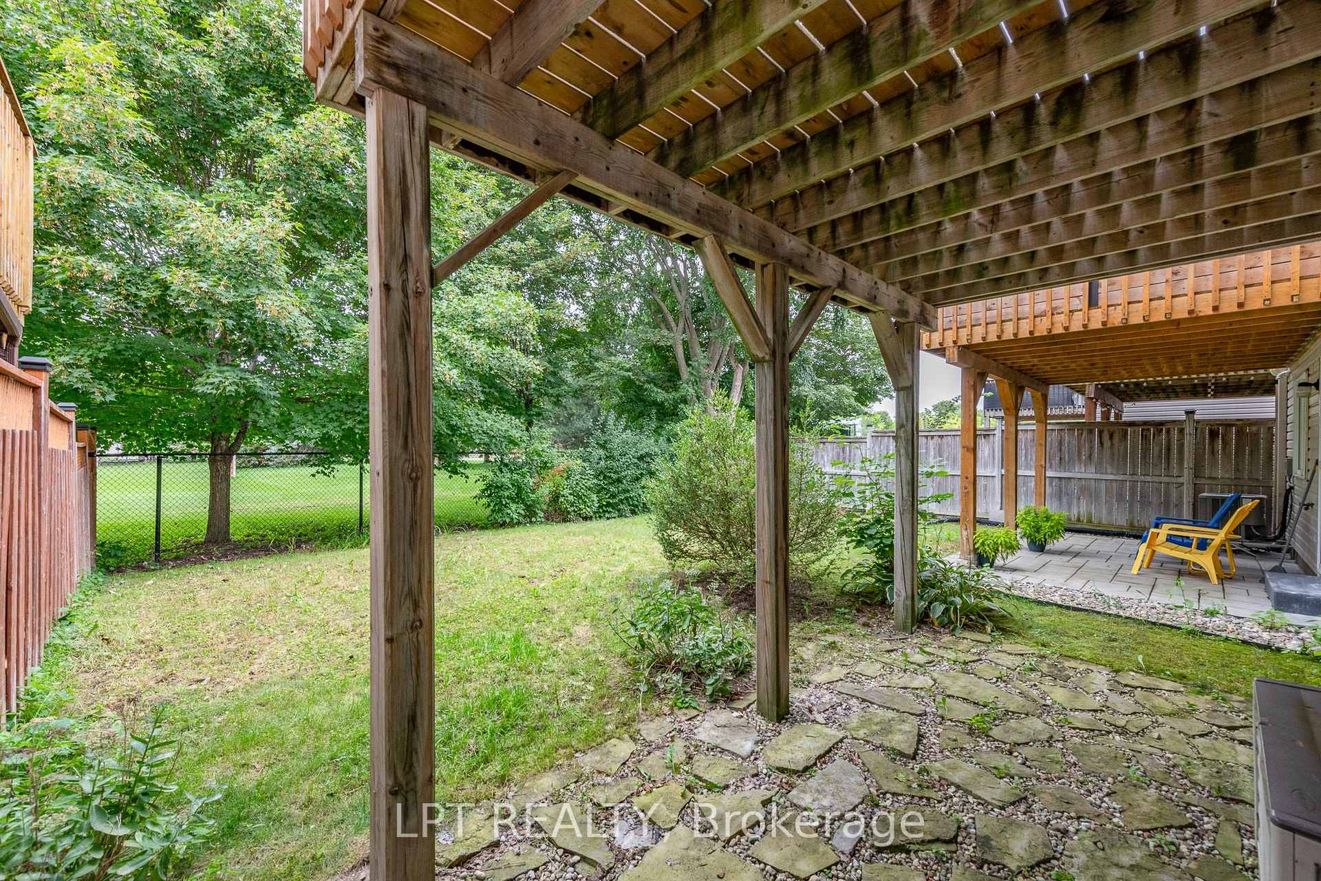 Photo 32 of 61 Tobermory Crescent, Ottawa, Kanata - Morgan's Grant/South March — HOMEH