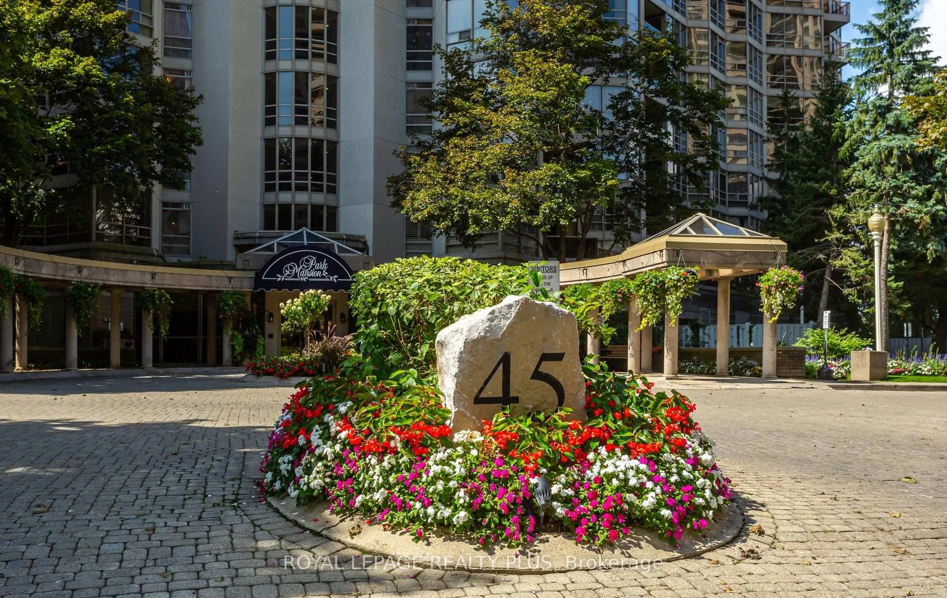 Photo 2 of Unit 1908, 45 Kingsbridge Garden Circle, Mississauga, Hurontario — HOMEH