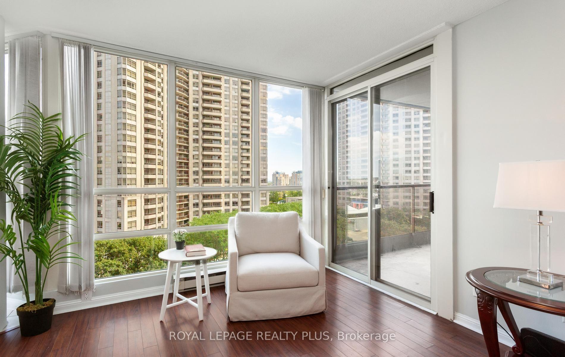 Photo 8 of Unit 1908, 45 Kingsbridge Garden Circle, Mississauga, Hurontario — HOMEH