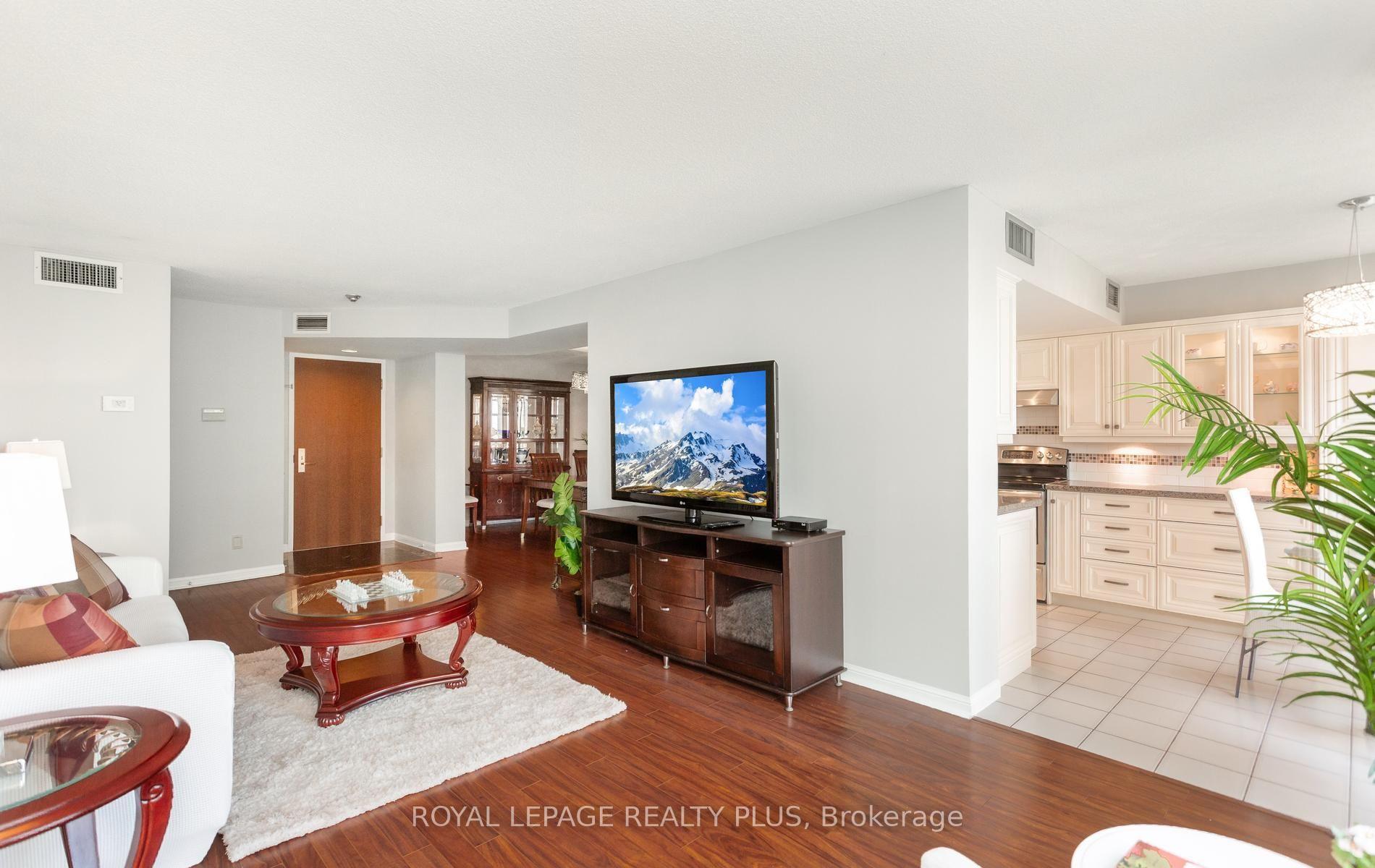 Photo 9 of Unit 1908, 45 Kingsbridge Garden Circle, Mississauga, Hurontario — HOMEH