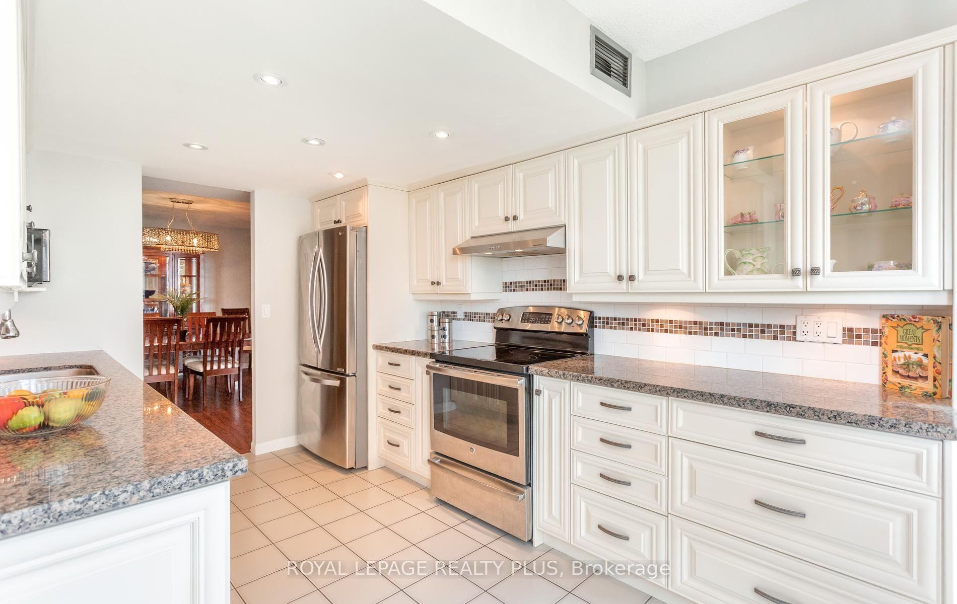 Photo 14 of Unit 1908, 45 Kingsbridge Garden Circle, Mississauga, Hurontario — HOMEH