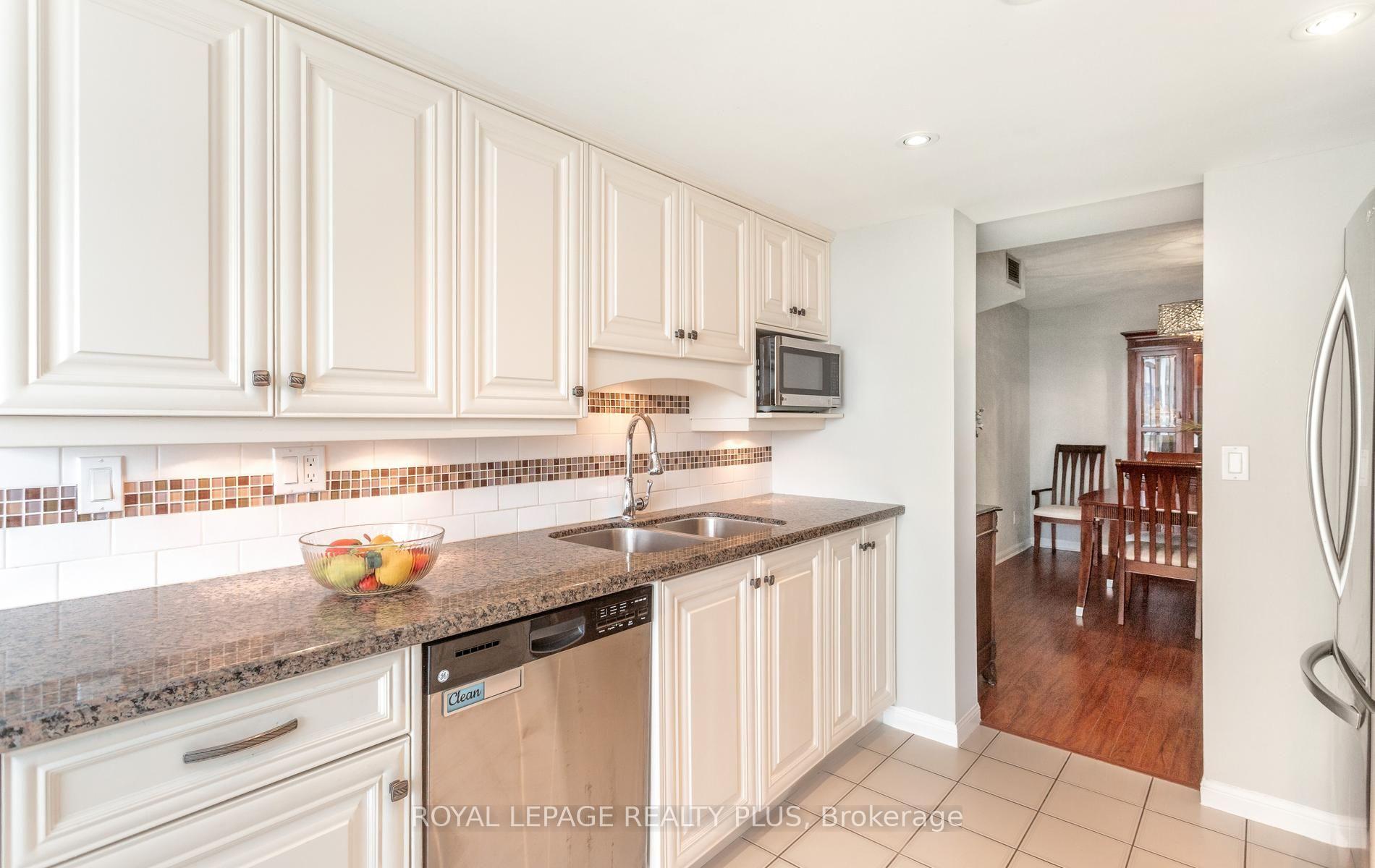 Photo 15 of Unit 1908, 45 Kingsbridge Garden Circle, Mississauga, Hurontario — HOMEH