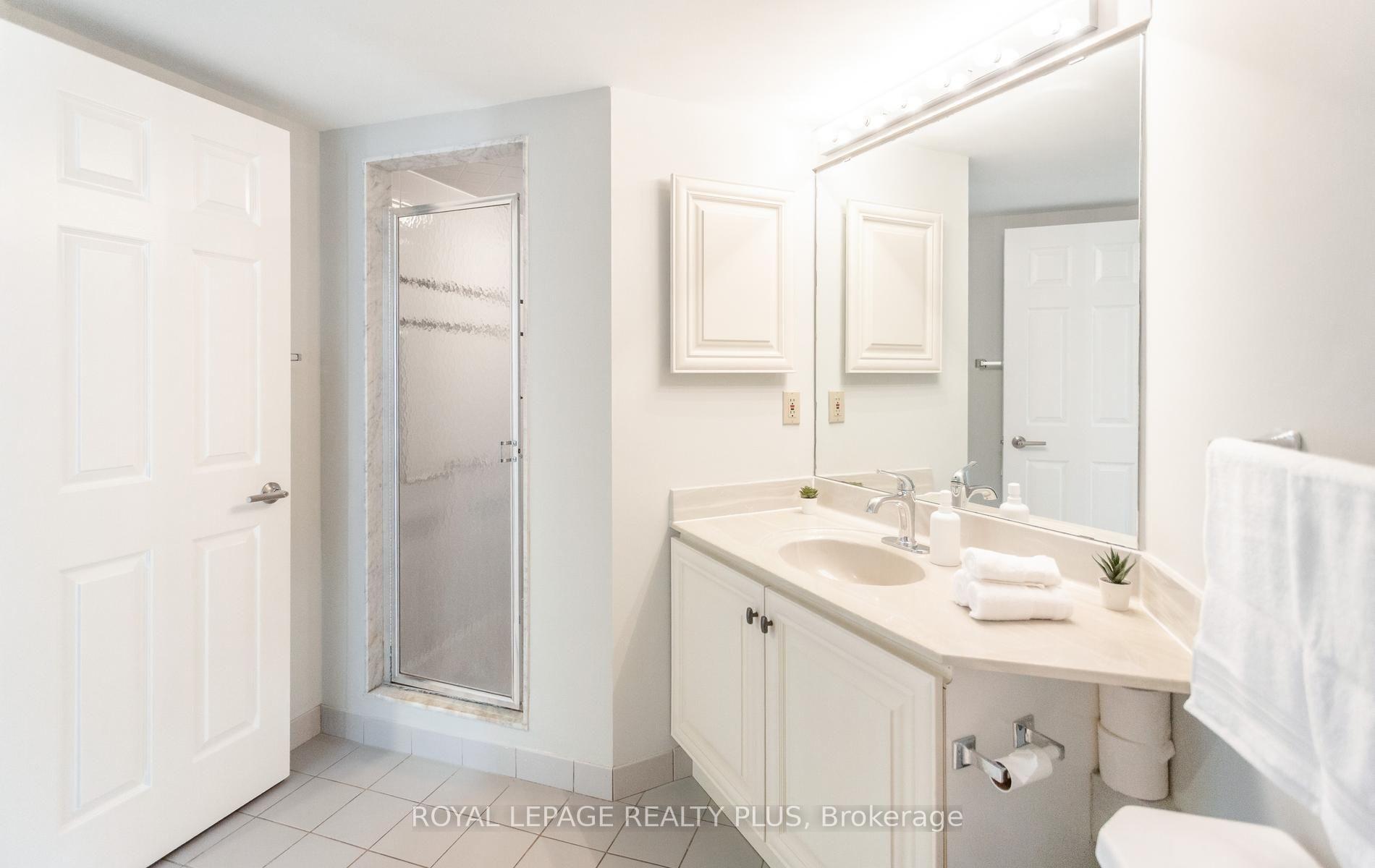 Photo 22 of Unit 1908, 45 Kingsbridge Garden Circle, Mississauga, Hurontario — HOMEH