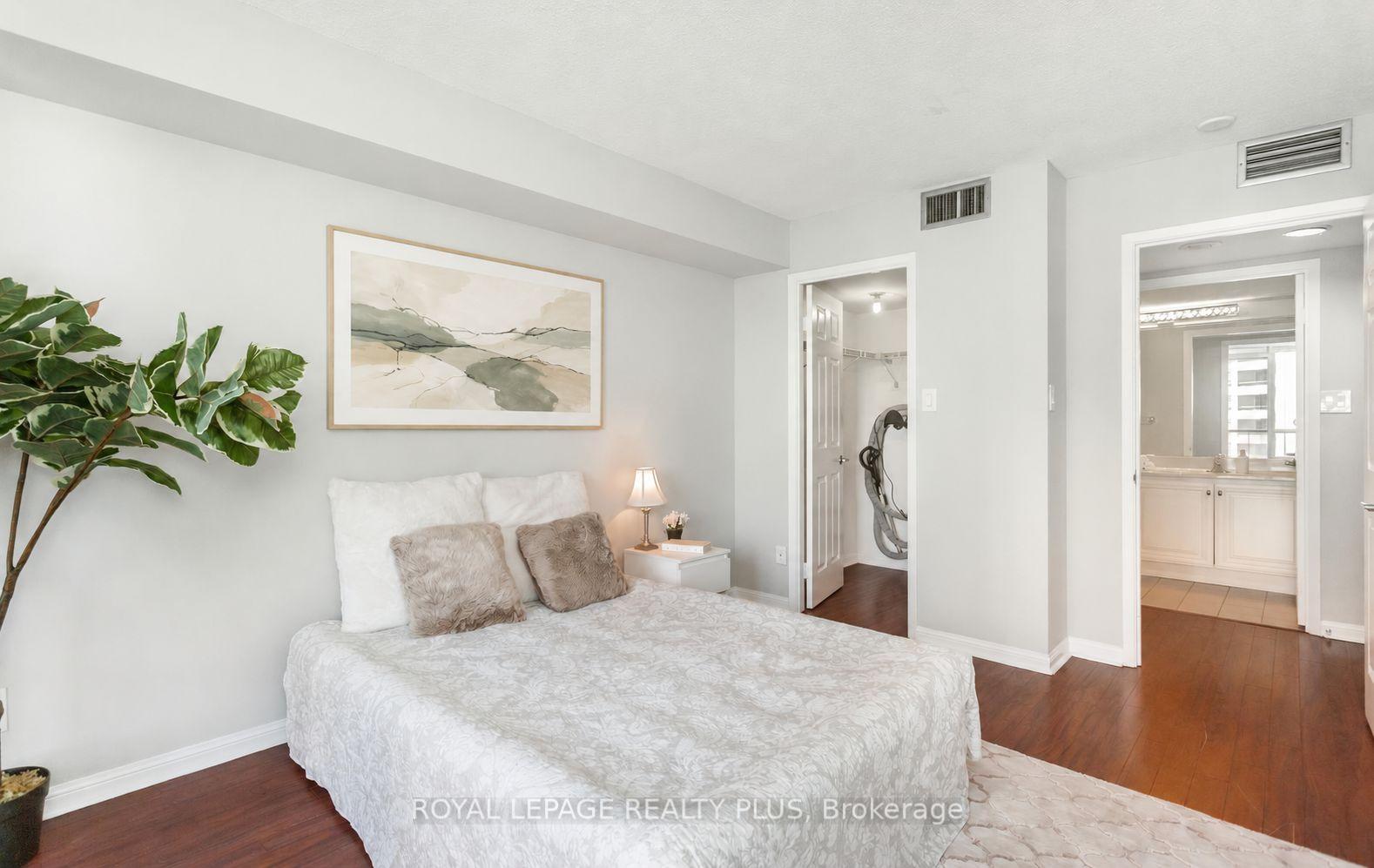 Photo 26 of Unit 1908, 45 Kingsbridge Garden Circle, Mississauga, Hurontario — HOMEH