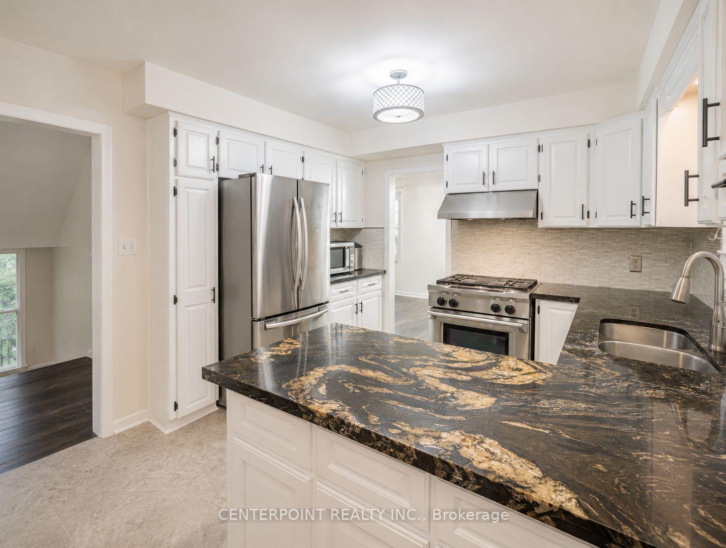 Photo 6 of 7 Elliott Avenue, Etobicoke, Kingsway South — HOMEH