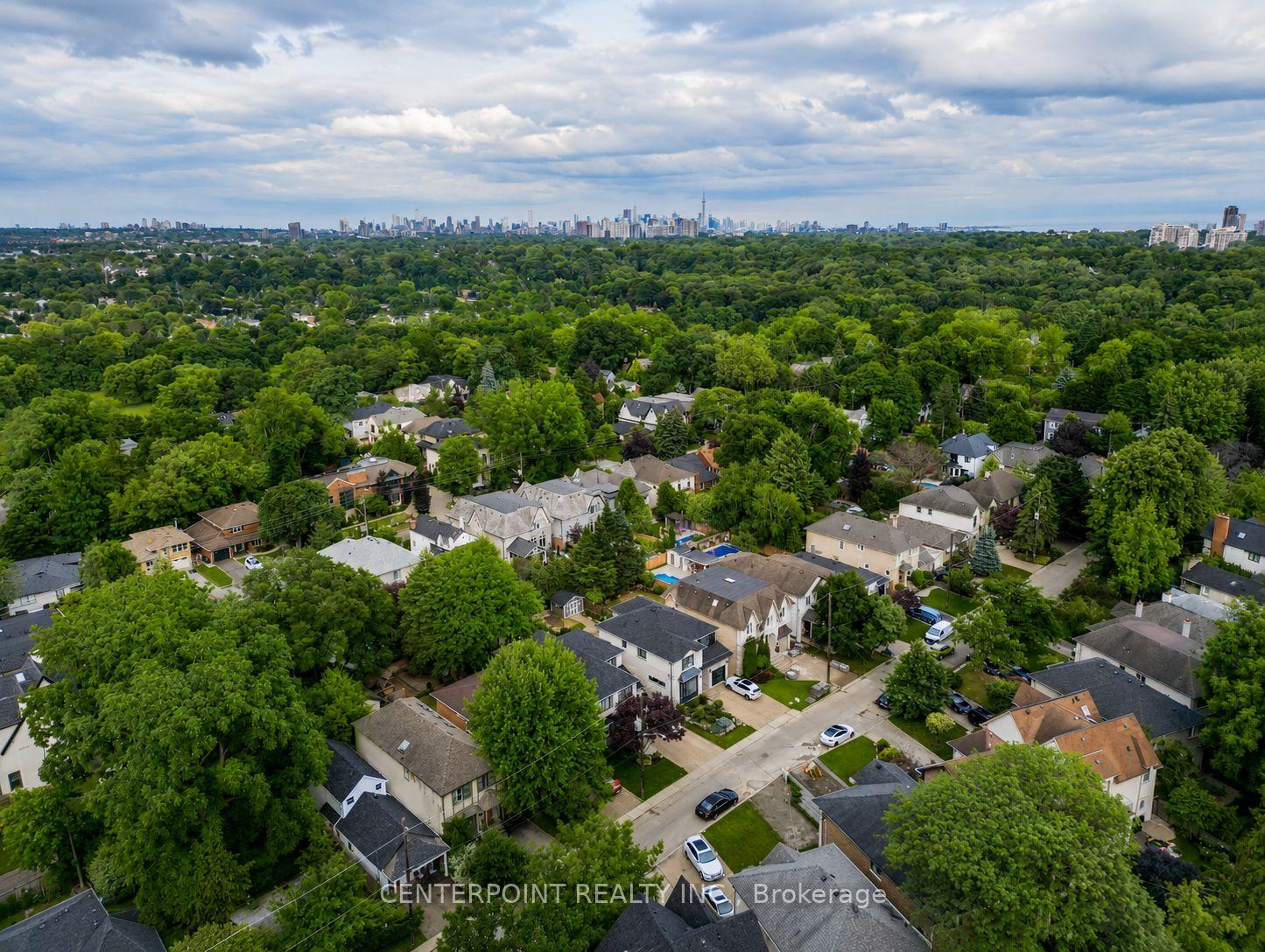 Photo 27 of 7 Elliott Avenue, Etobicoke, Kingsway South — HOMEH