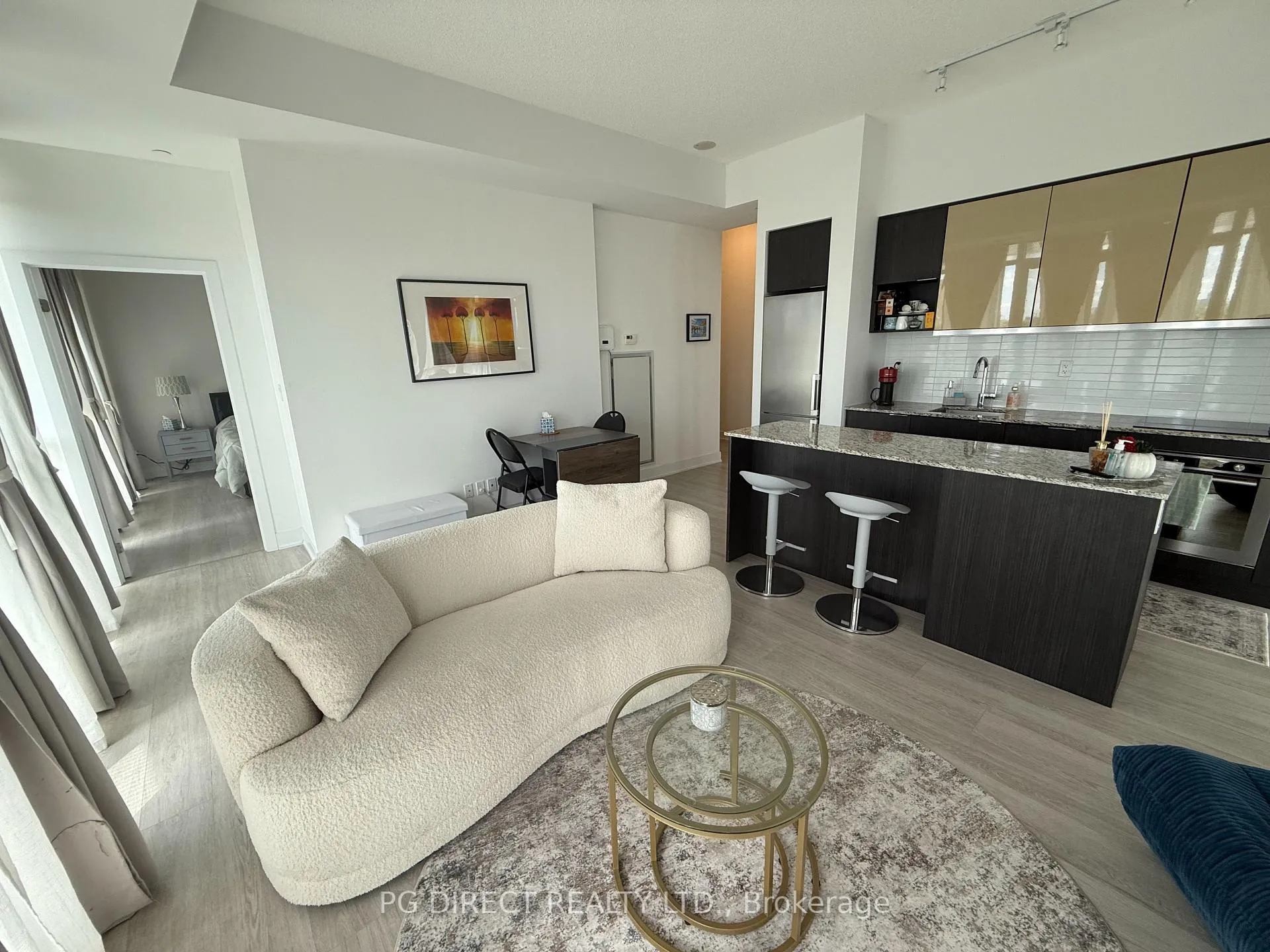 Photo of Unit 403, 99 The Donway