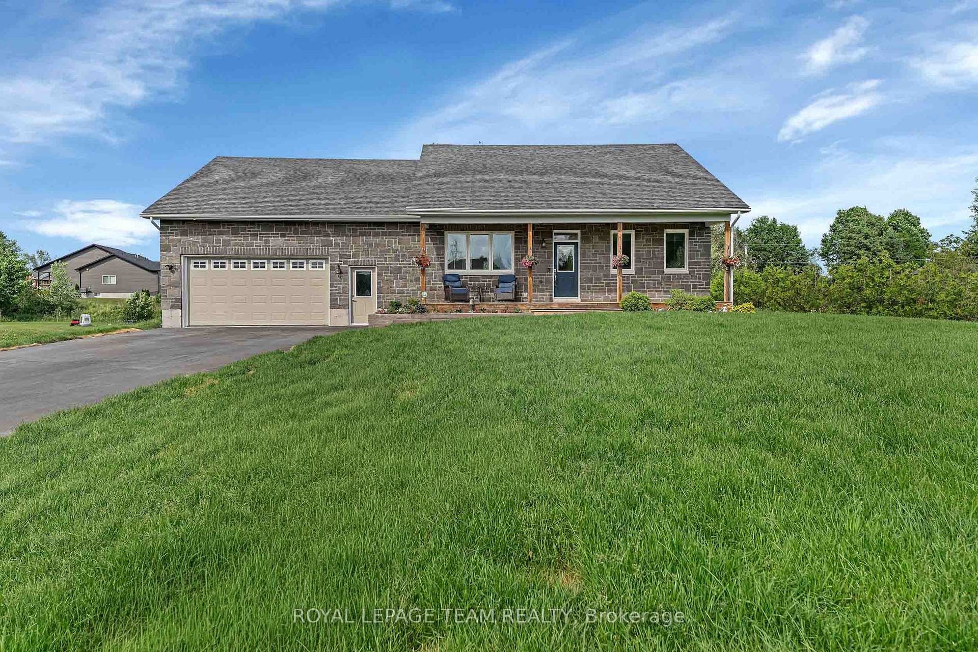 Photo 2 of 101 Stirling Crescent, North Grenville, North Grenville Twp (Kemptville East) — HOMEH