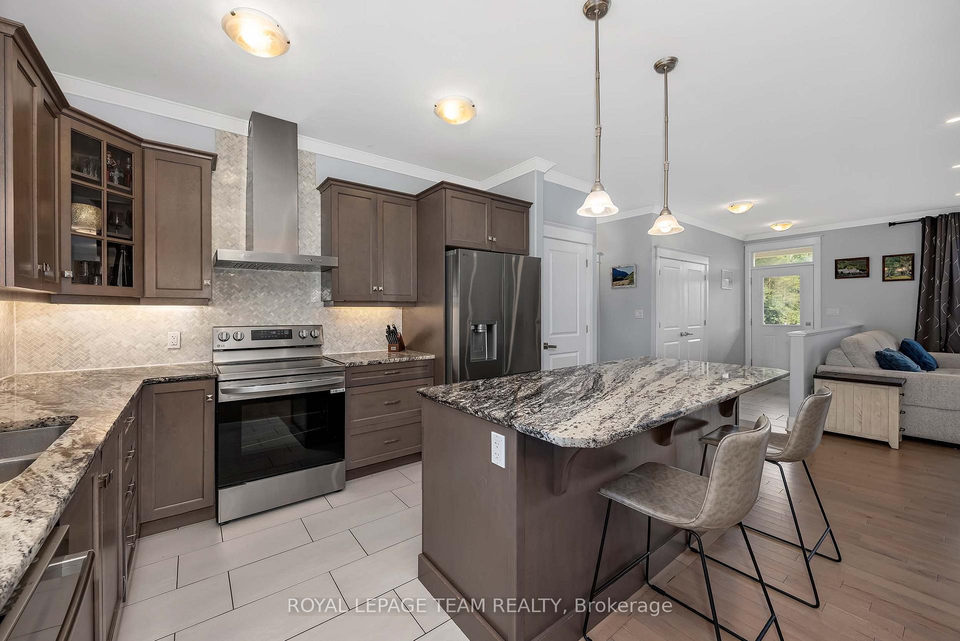 Photo 10 of 101 Stirling Crescent, North Grenville, North Grenville Twp (Kemptville East) — HOMEH