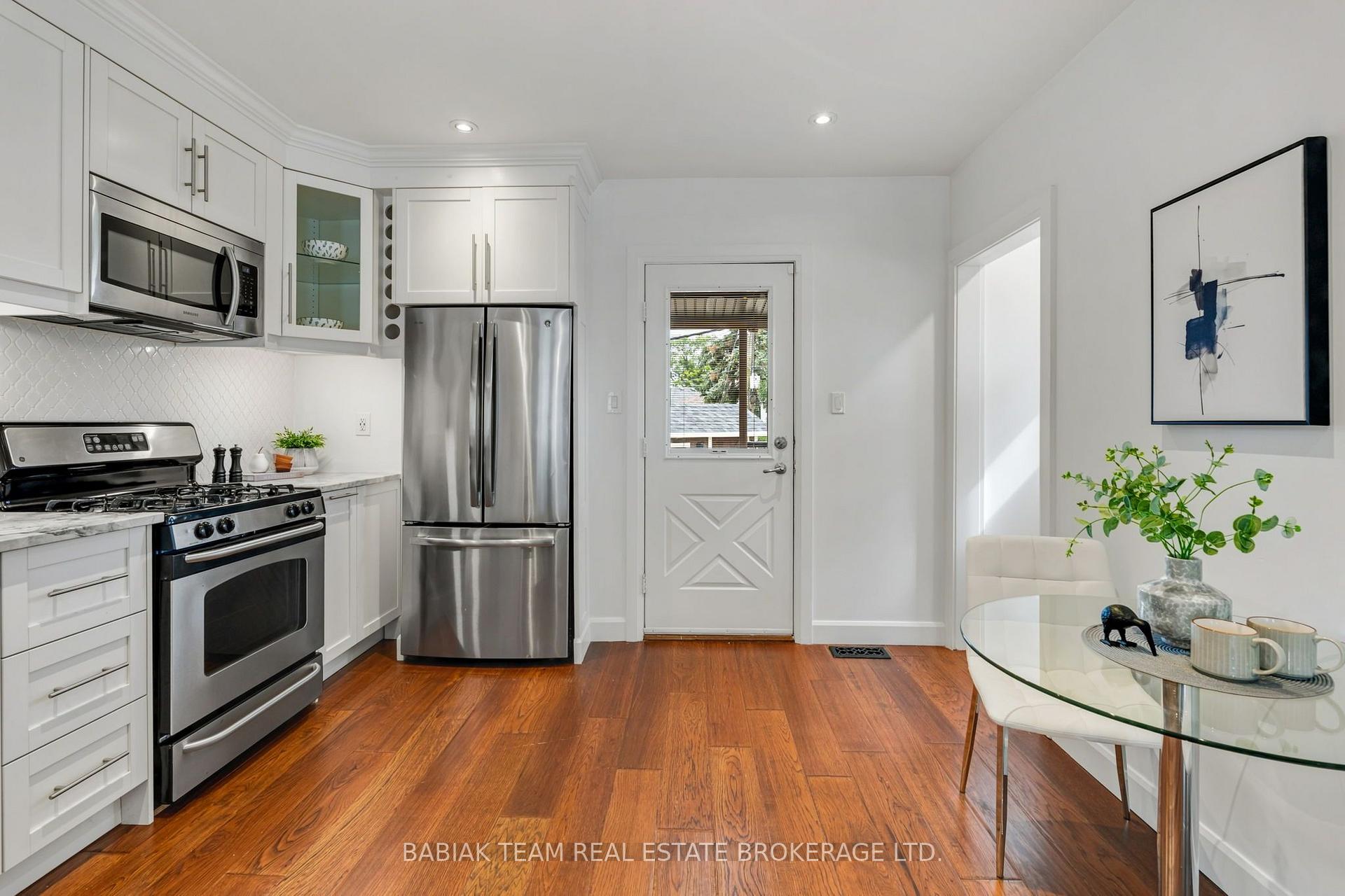 Photo 11 of 57 Avon Avenue, Toronto, Rockcliffe-Smythe — HOMEH