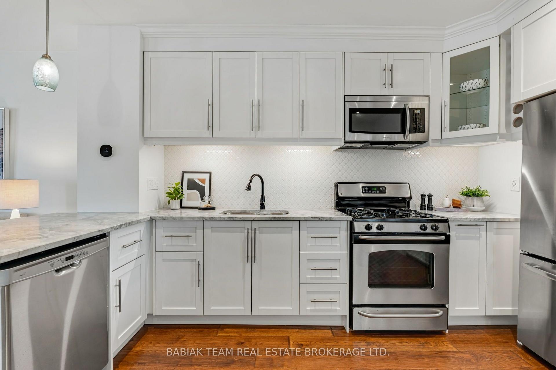 Photo 12 of 57 Avon Avenue, Toronto, Rockcliffe-Smythe — HOMEH