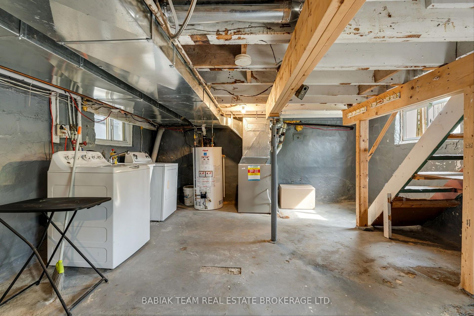 Photo 33 of 57 Avon Avenue, Toronto, Rockcliffe-Smythe — HOMEH