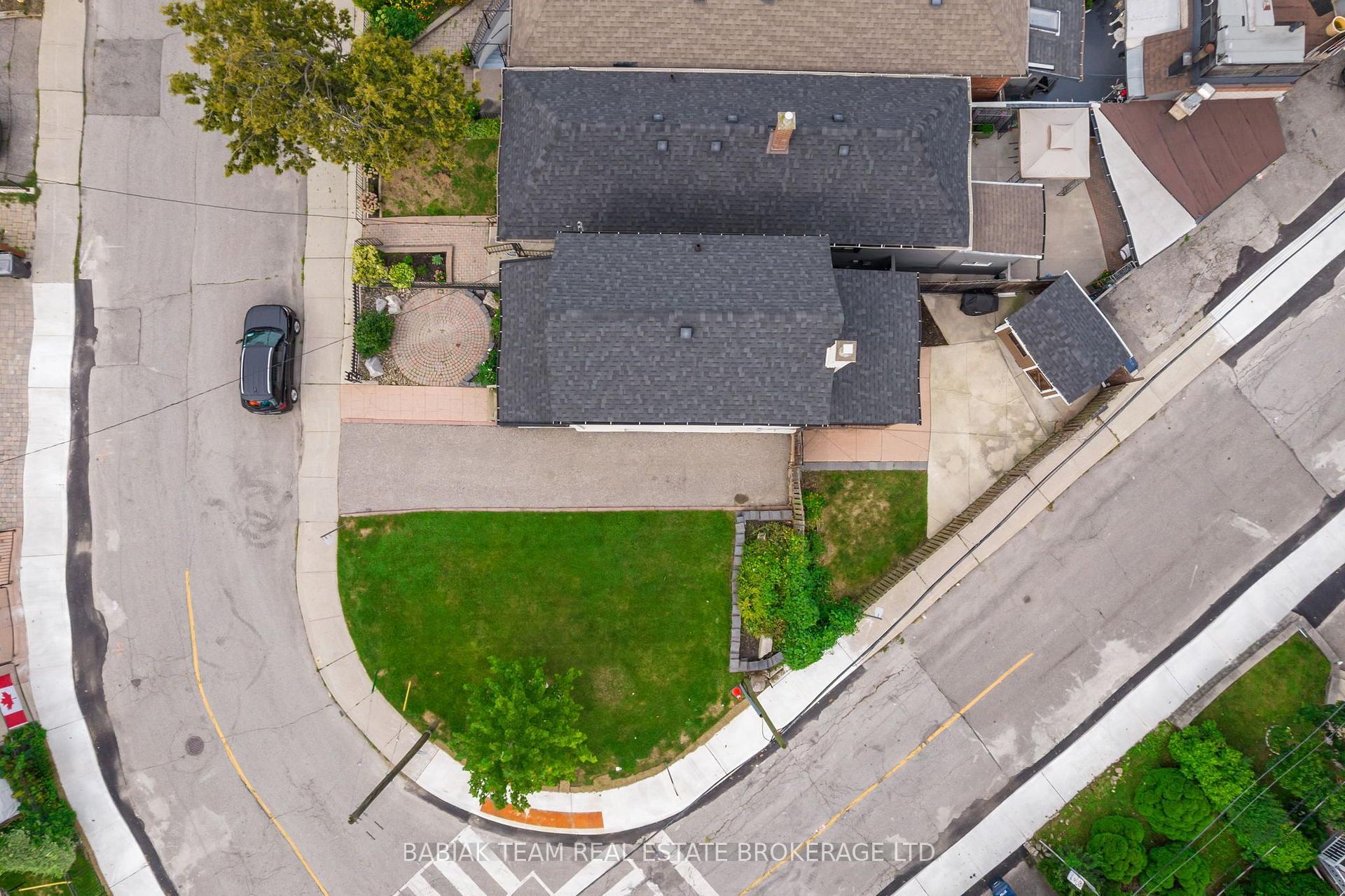 Photo 35 of 57 Avon Avenue, Toronto, Rockcliffe-Smythe — HOMEH