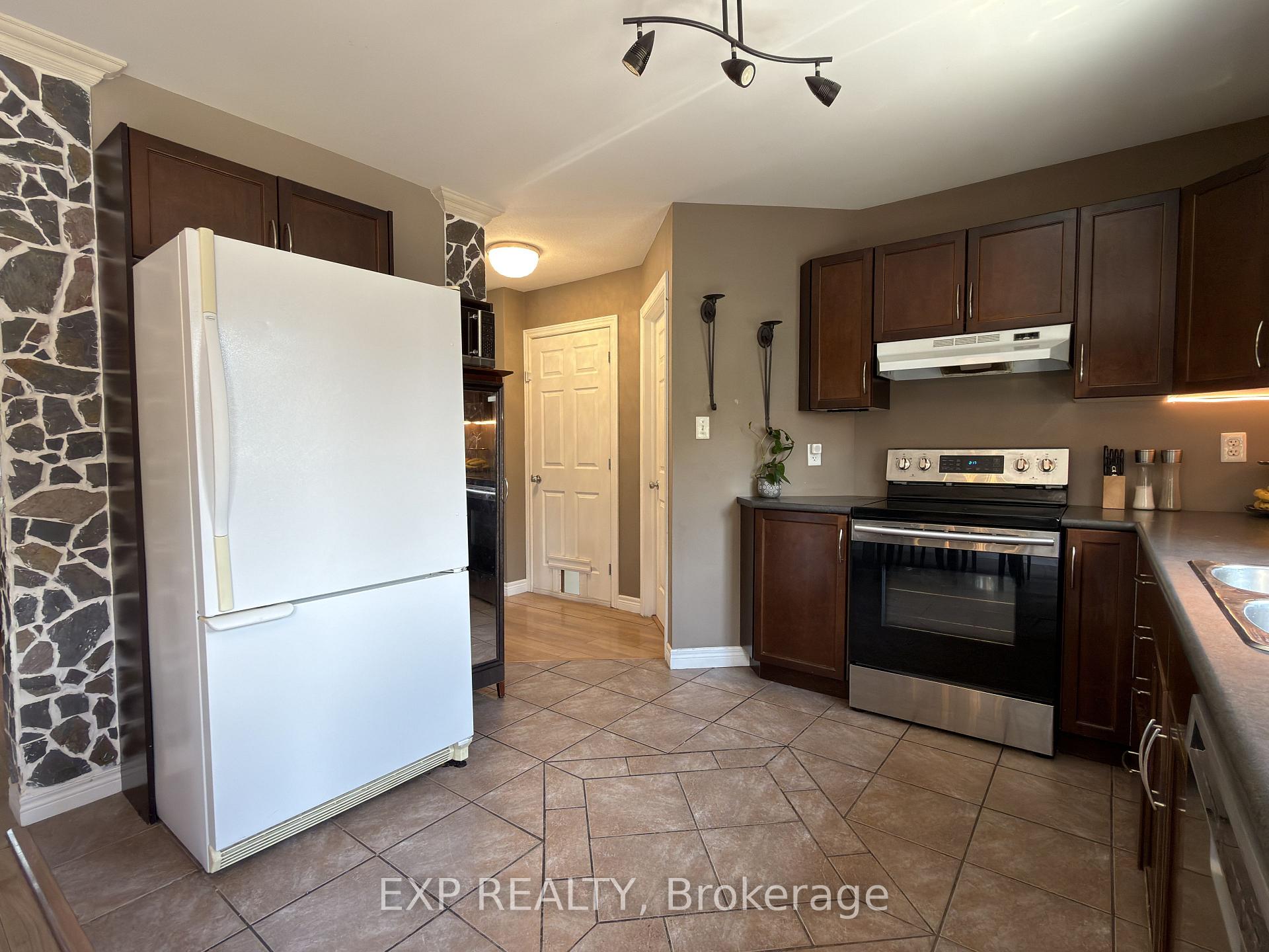 Photo 17 of 608 Highview Drive, St. Thomas — HOMEH