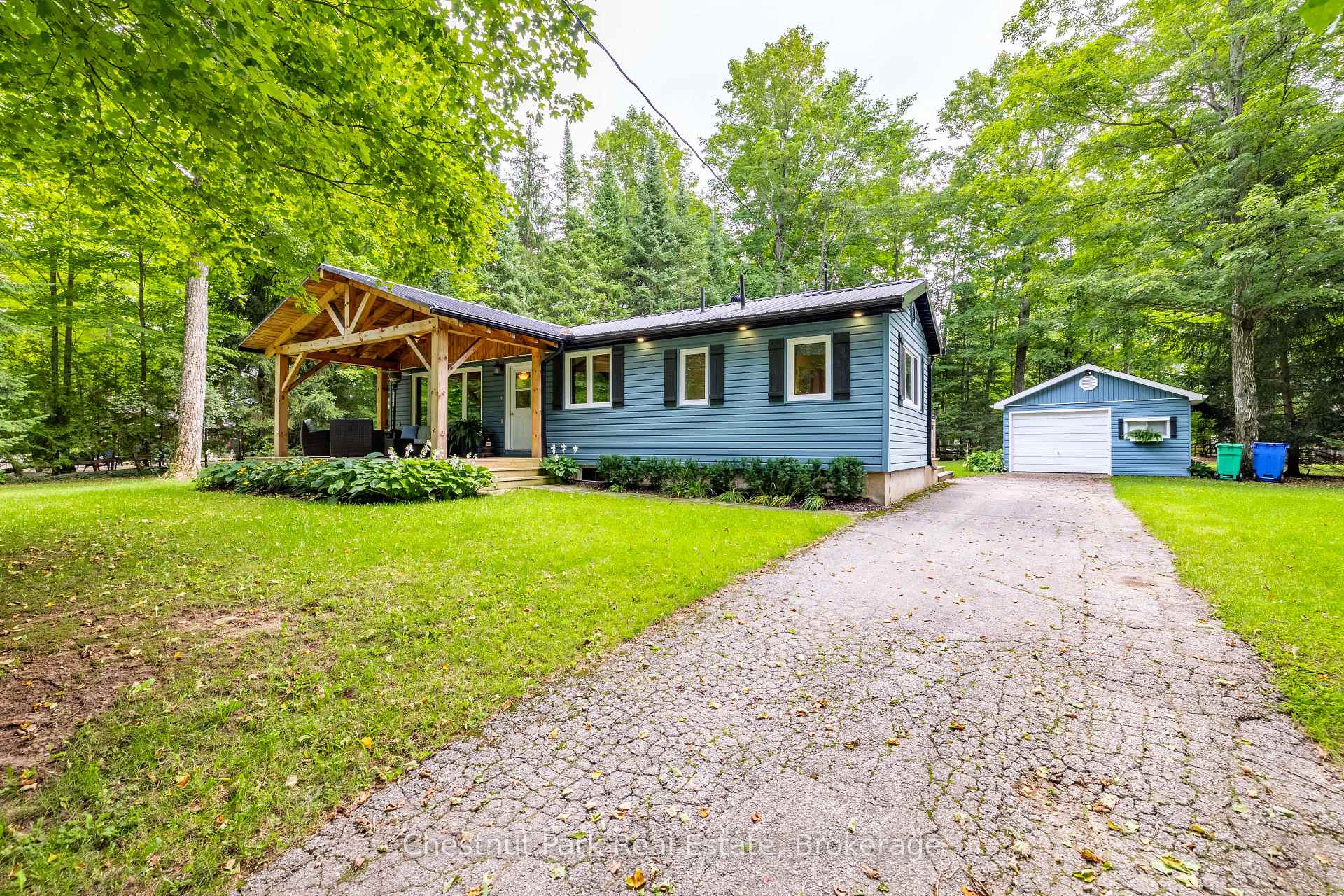 Photo of 622454 Sideroad 7
