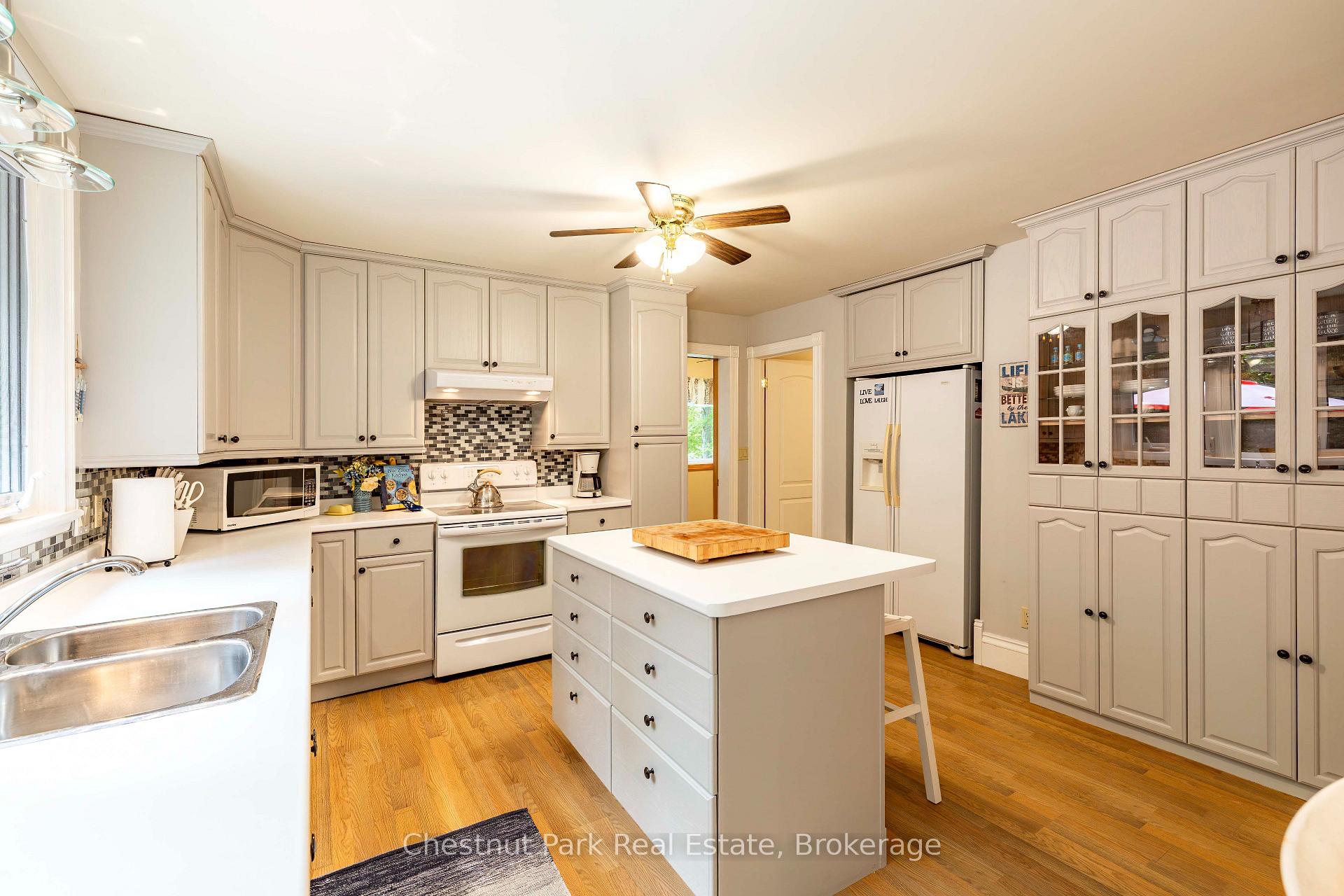 Photo 12 of 622454 Sideroad 7, Chatsworth — HOMEH