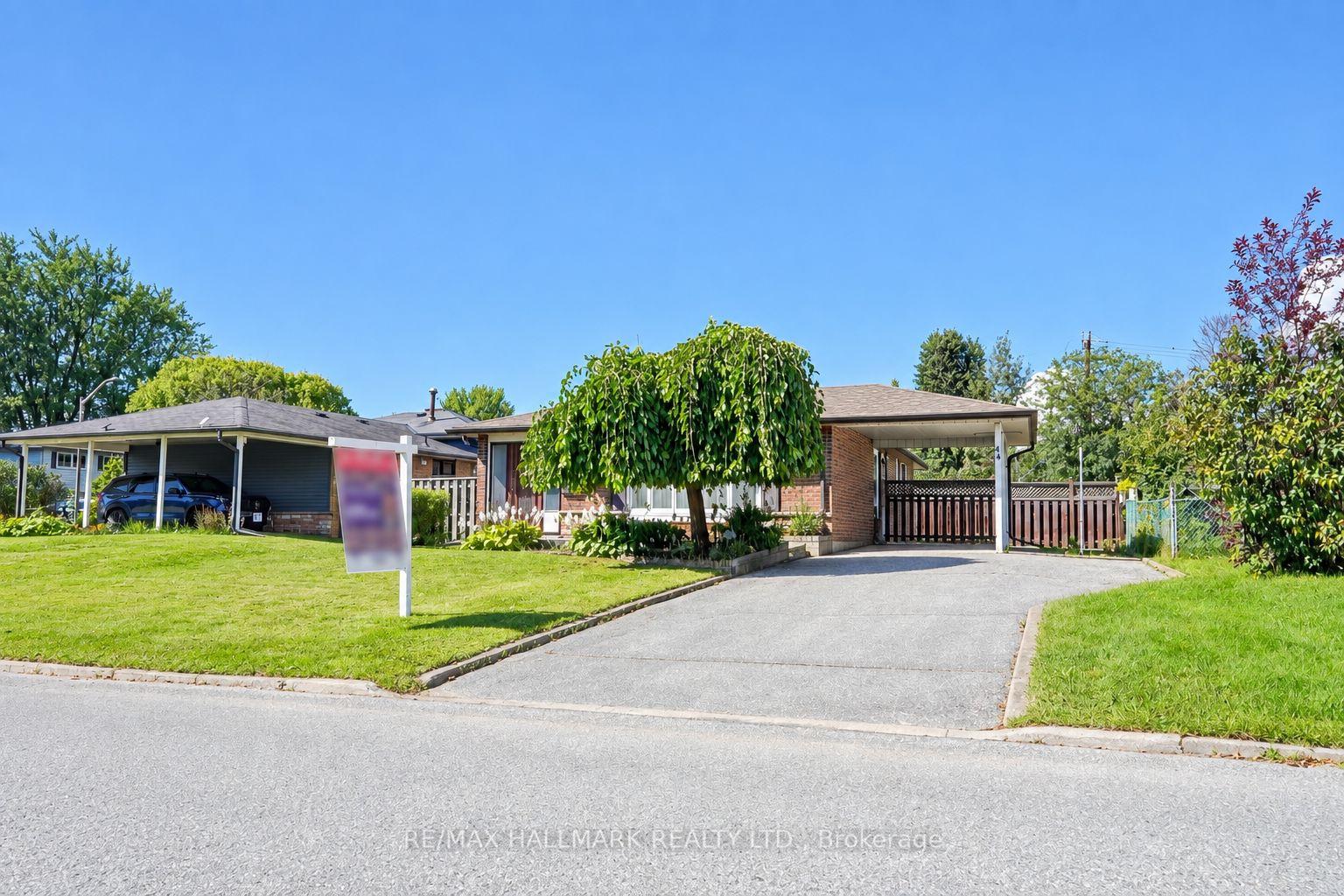 Photo 2 of 44 Bryant Road, Ajax, South East — HOMEH