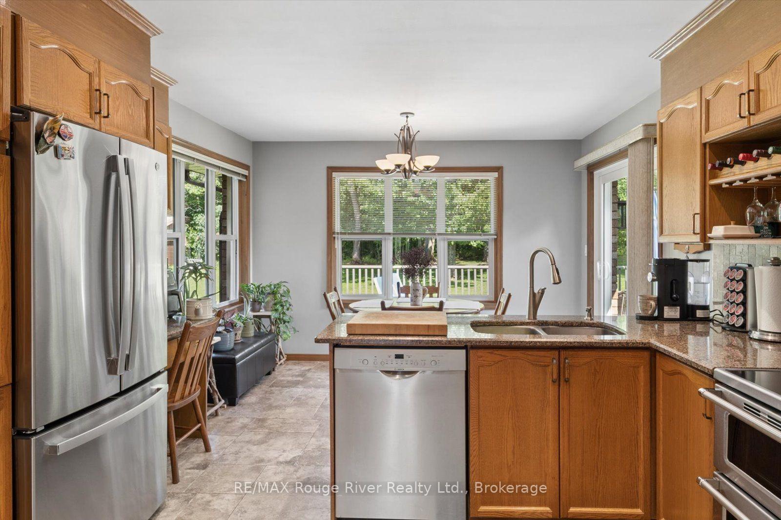 Photo 19 of 35 Royal Estate Drive, Kawartha Lakes, Pontypool — HOMEH