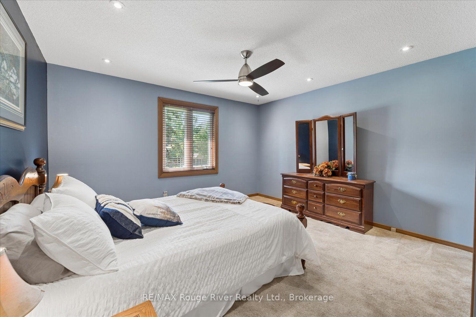 Photo 24 of 35 Royal Estate Drive, Kawartha Lakes, Pontypool — HOMEH