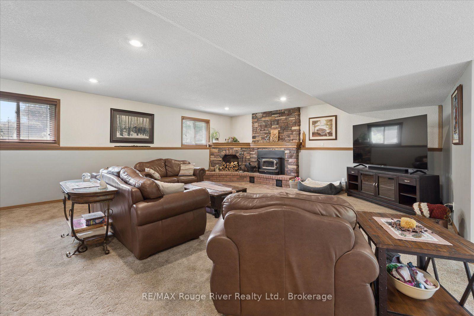 Photo 28 of 35 Royal Estate Drive, Kawartha Lakes, Pontypool — HOMEH