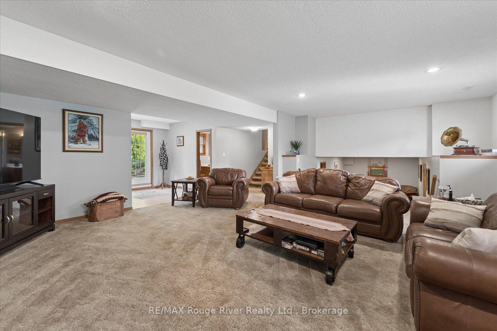 Photo 29 of 35 Royal Estate Drive, Kawartha Lakes, Pontypool — HOMEH