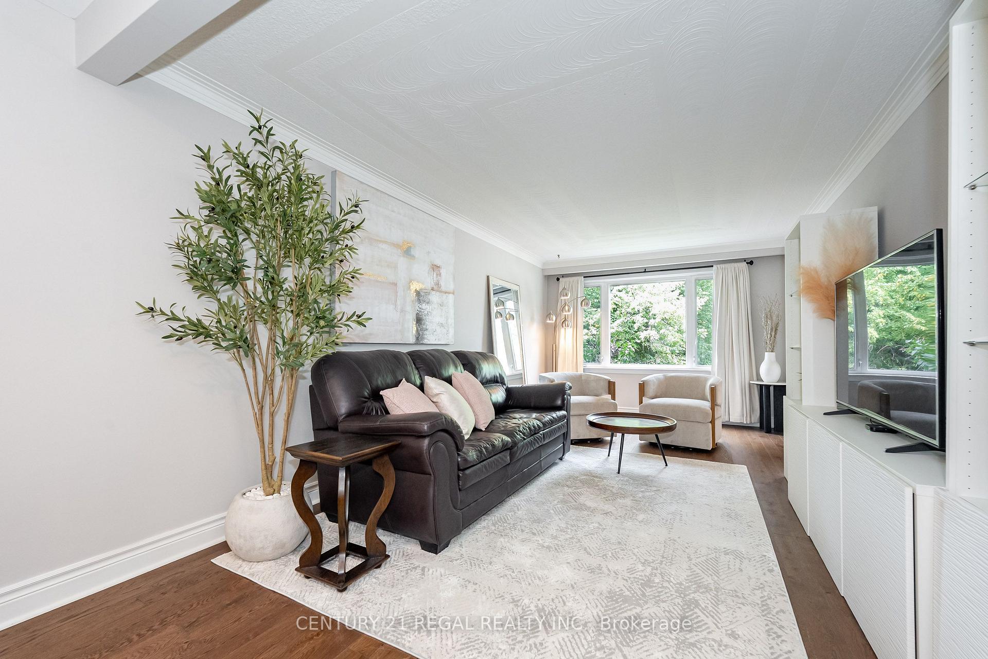 Photo 12 of 21 Burlingame Road, Etobicoke, Alderwood — HOMEH
