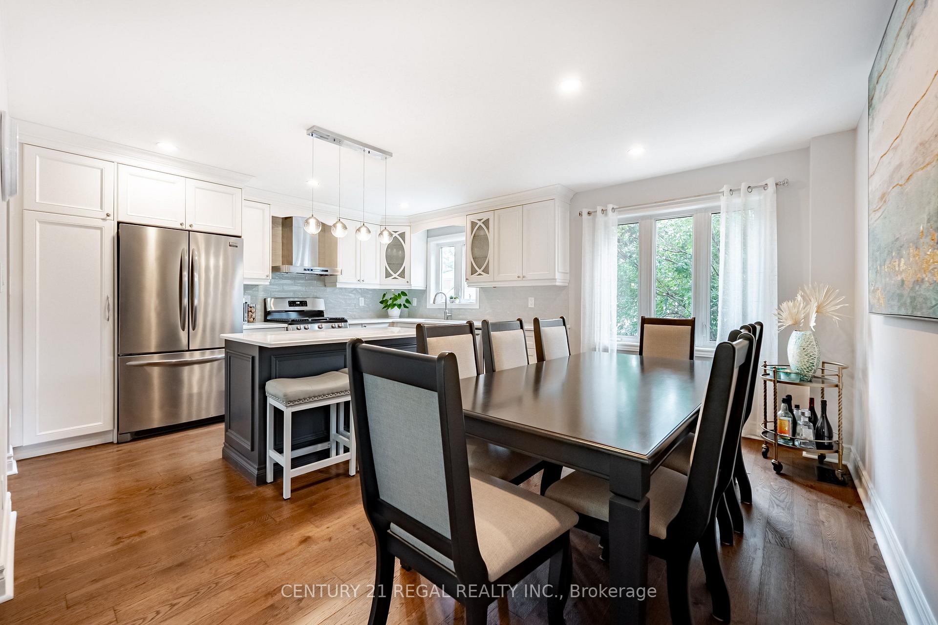 Photo 14 of 21 Burlingame Road, Etobicoke, Alderwood — HOMEH
