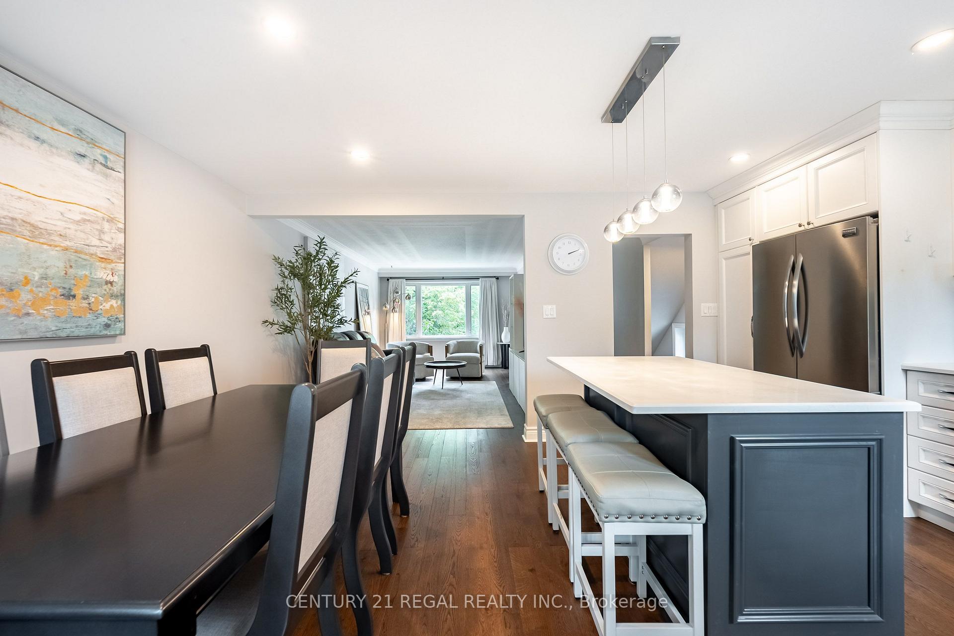 Photo 15 of 21 Burlingame Road, Etobicoke, Alderwood — HOMEH