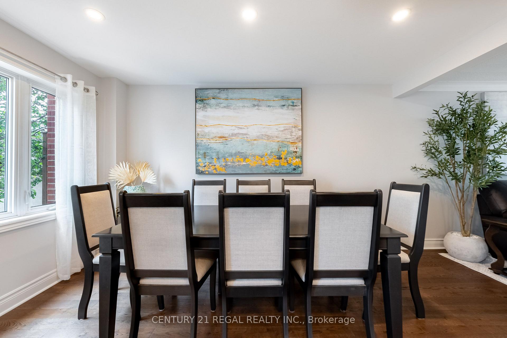 Photo 19 of 21 Burlingame Road, Etobicoke, Alderwood — HOMEH