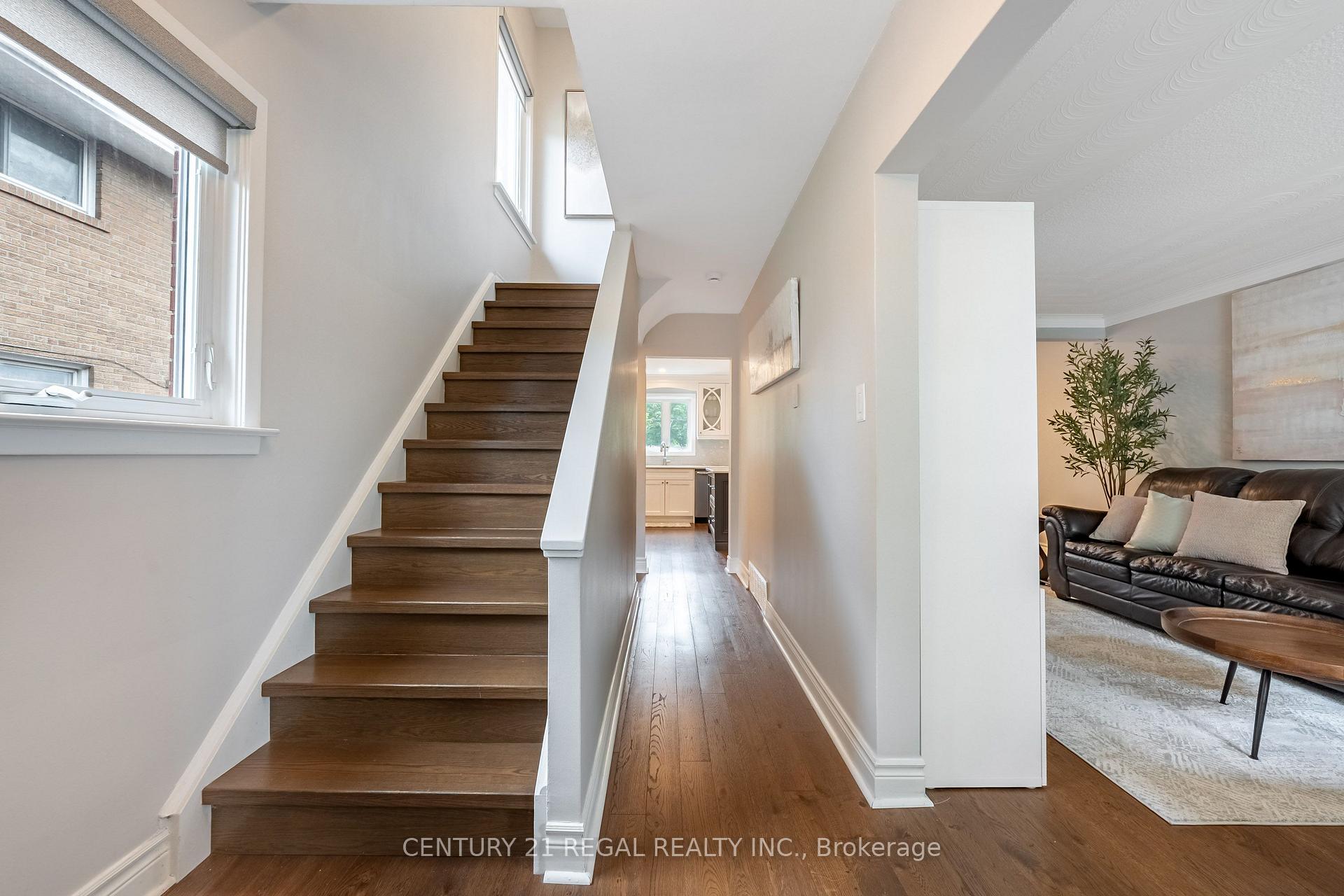 Photo 20 of 21 Burlingame Road, Etobicoke, Alderwood — HOMEH