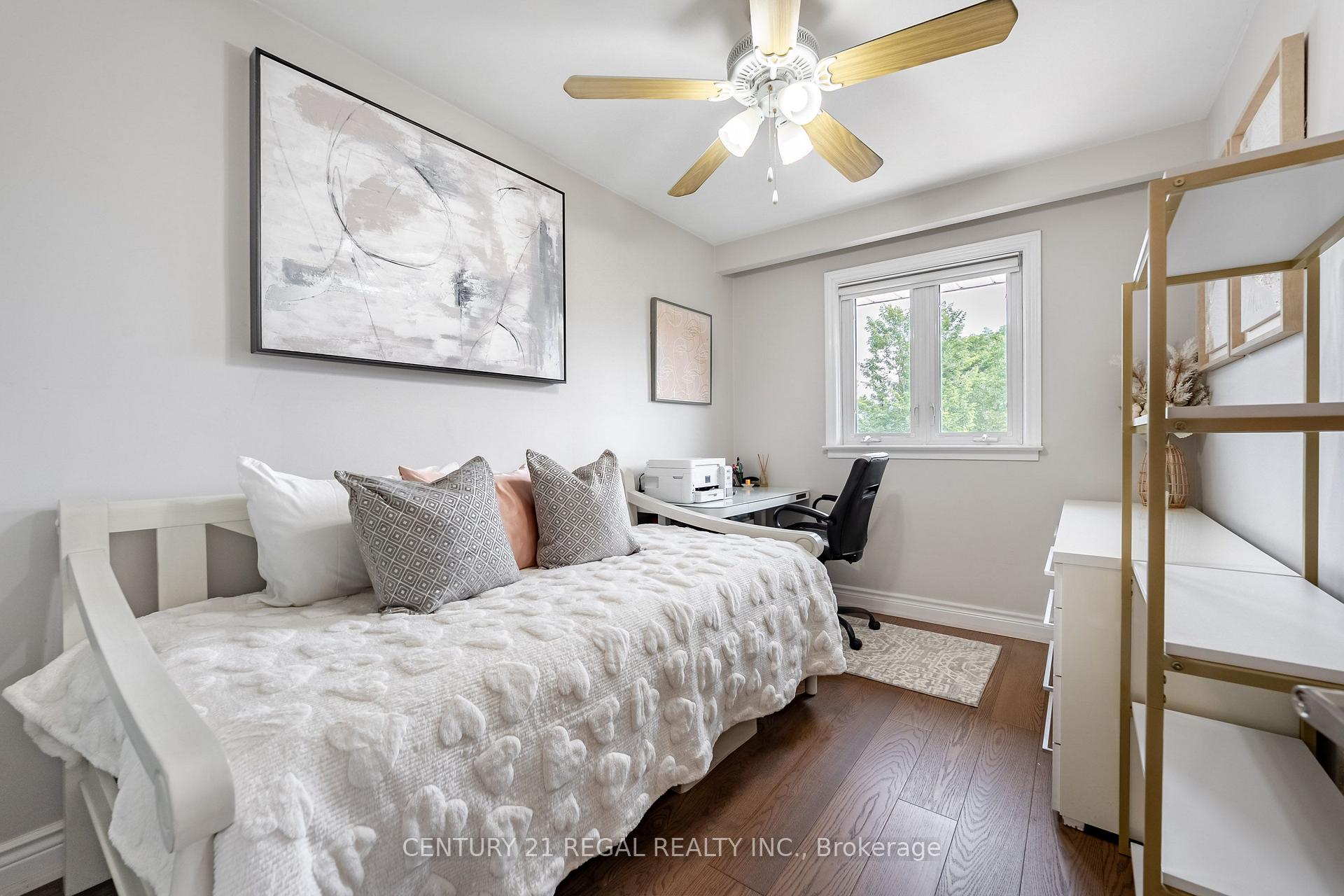 Photo 25 of 21 Burlingame Road, Etobicoke, Alderwood — HOMEH