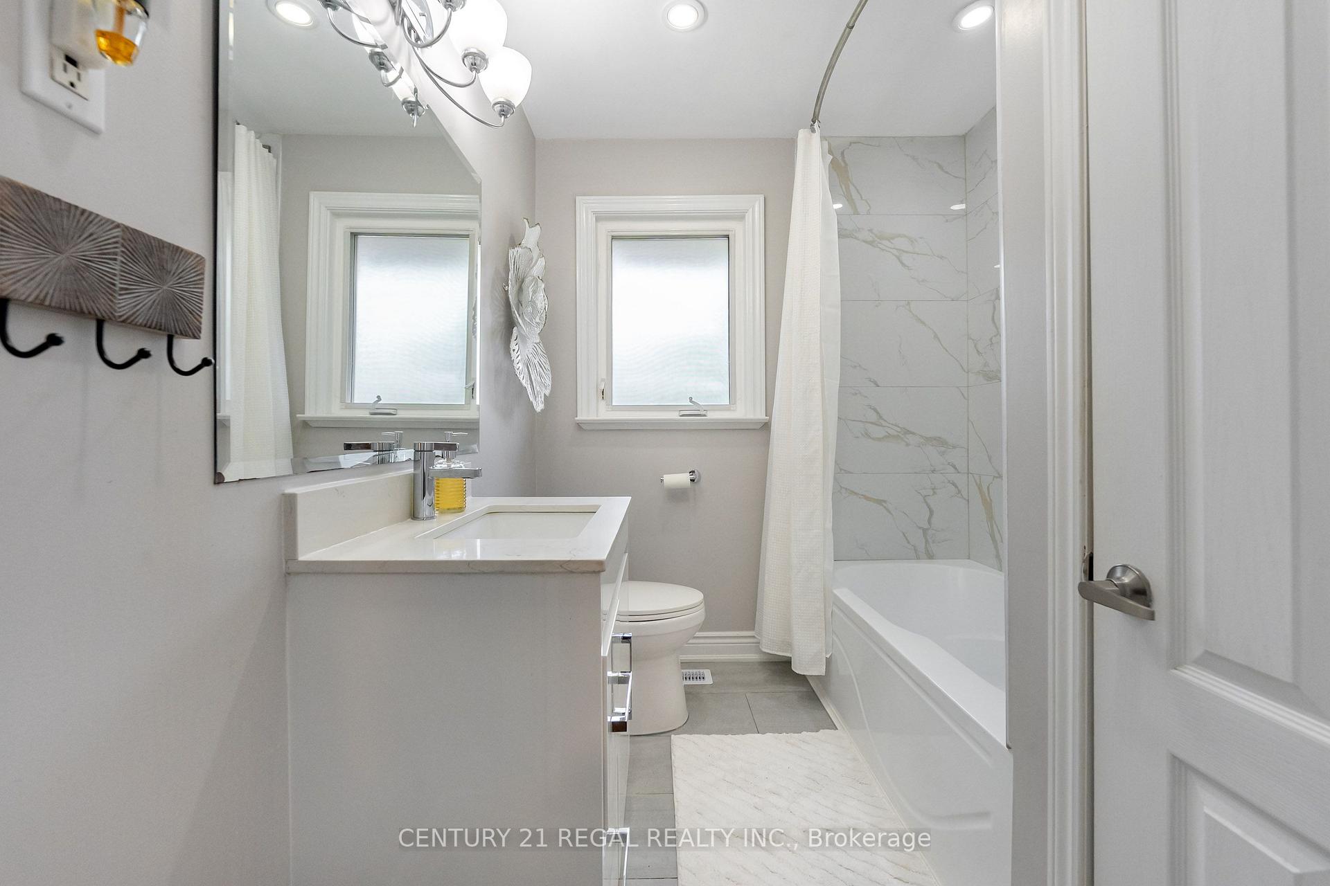 Photo 27 of 21 Burlingame Road, Etobicoke, Alderwood — HOMEH