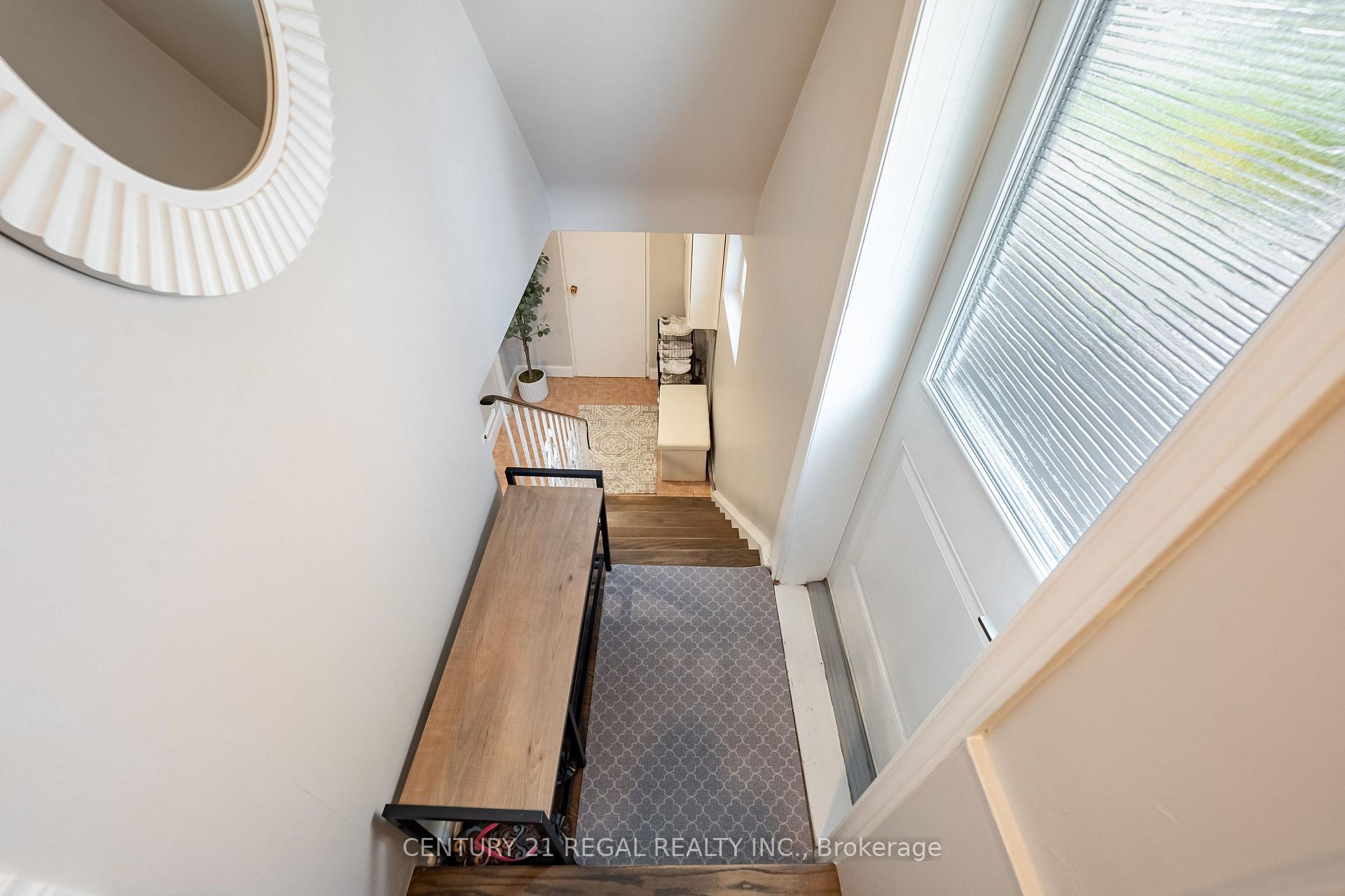 Photo 31 of 21 Burlingame Road, Etobicoke, Alderwood — HOMEH