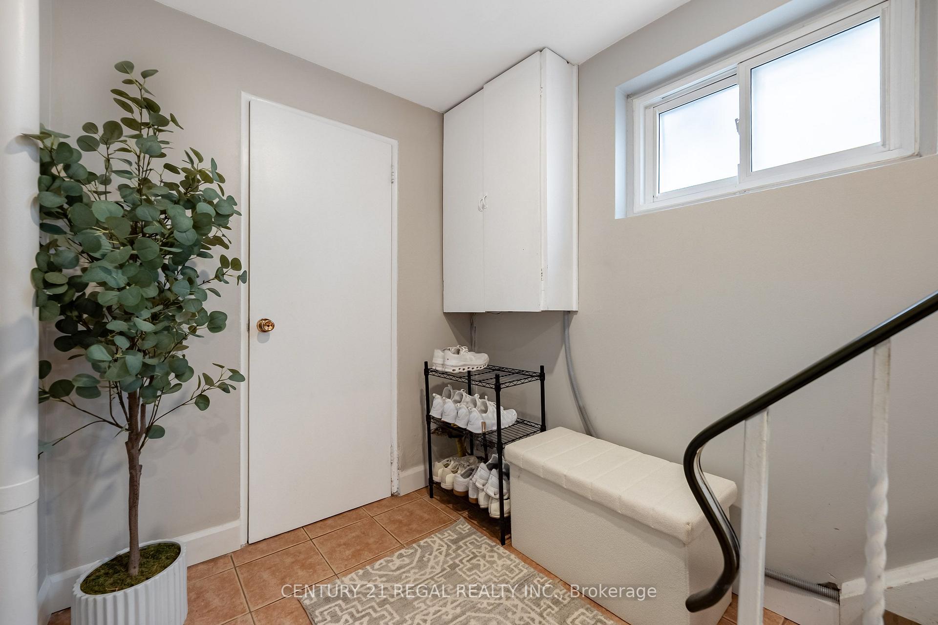 Photo 33 of 21 Burlingame Road, Etobicoke, Alderwood — HOMEH