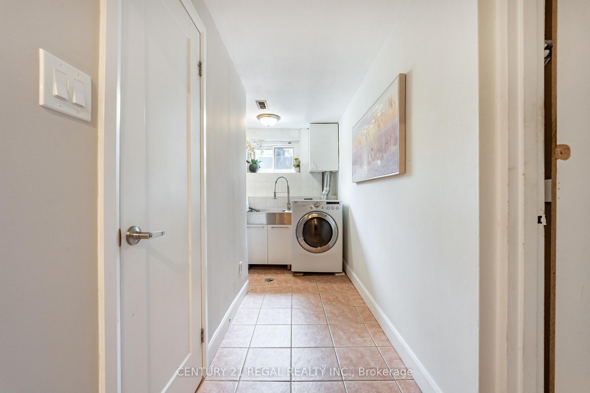 Photo 36 of 21 Burlingame Road, Etobicoke, Alderwood — HOMEH