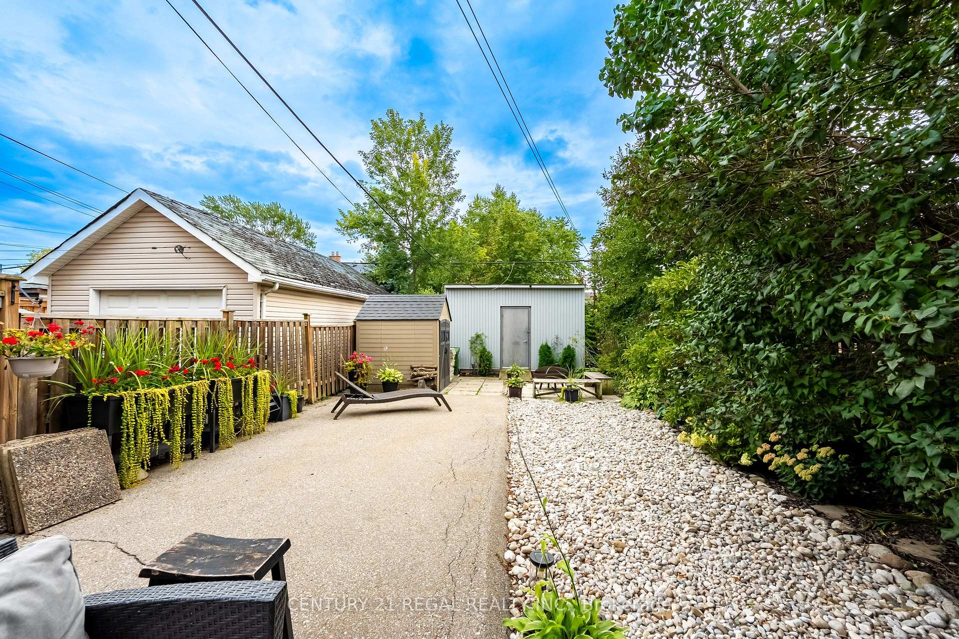 Photo 44 of 21 Burlingame Road, Etobicoke, Alderwood — HOMEH