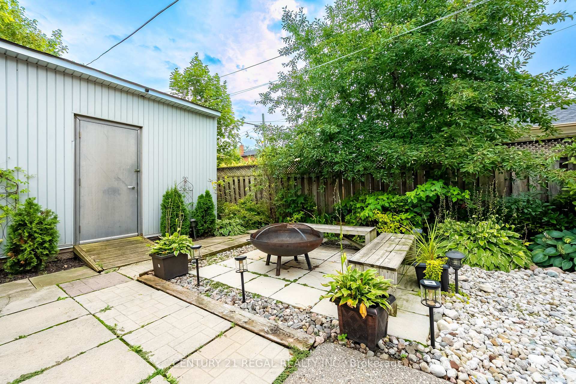 Photo 48 of 21 Burlingame Road, Etobicoke, Alderwood — HOMEH